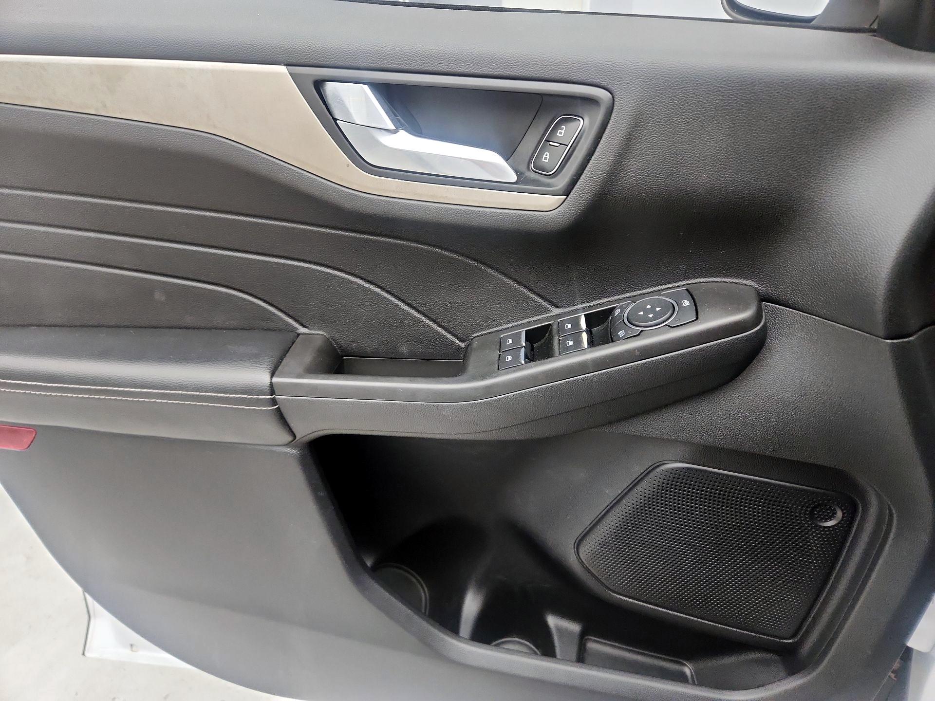 Thumbnail: 2021 Ford Escape - 12