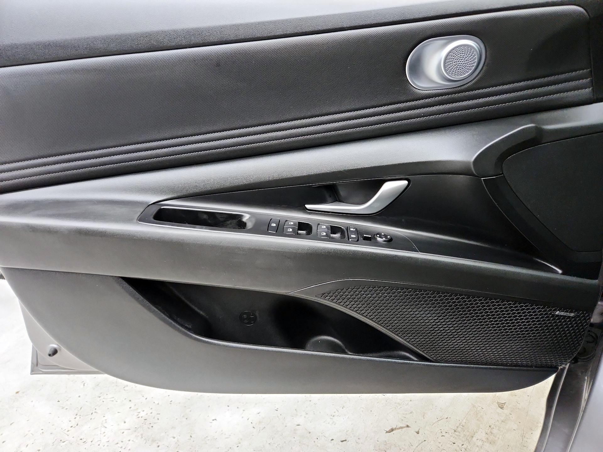 Thumbnail: 2023 Hyundai Elantra - 12