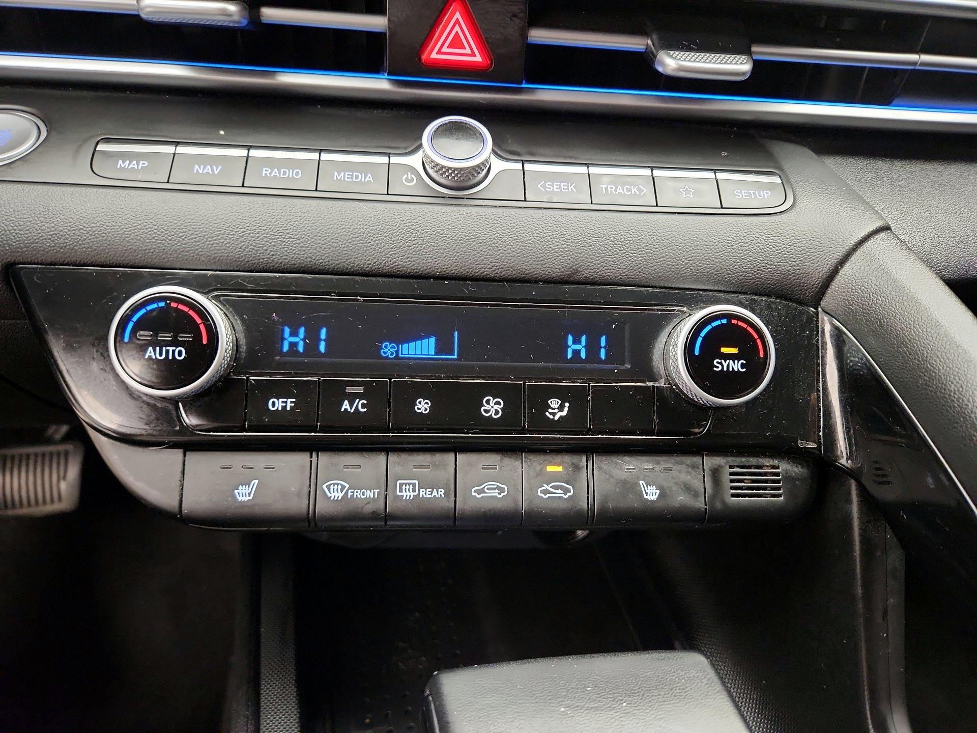 Thumbnail: 2023 Hyundai Elantra - 17