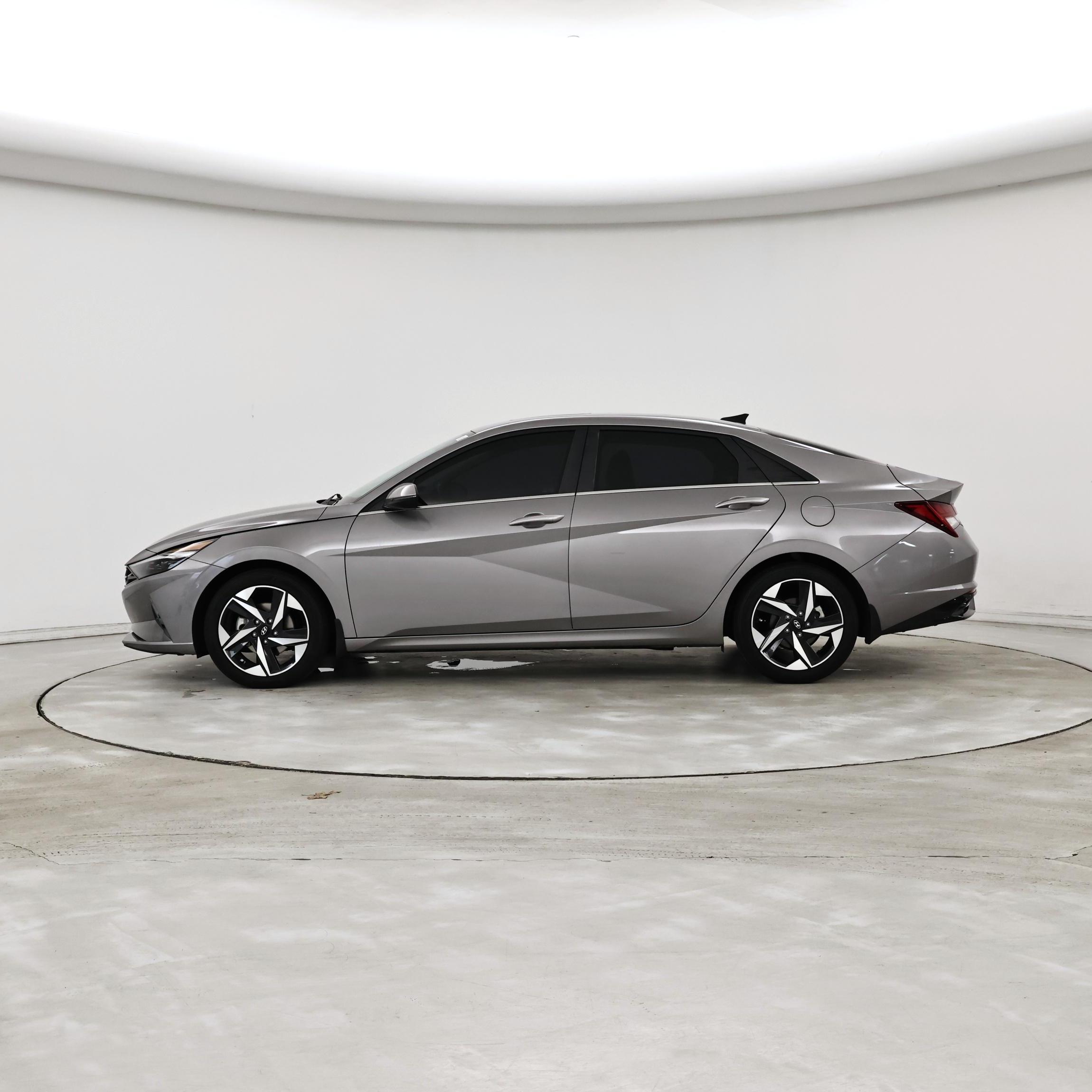 Thumbnail: 2023 Hyundai Elantra - 3