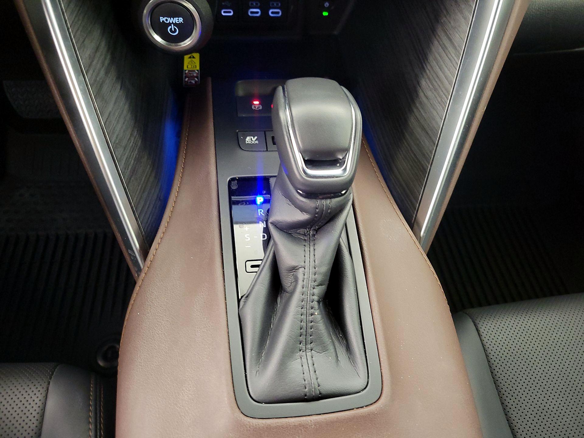 Thumbnail: 2024 Toyota Venza - 17