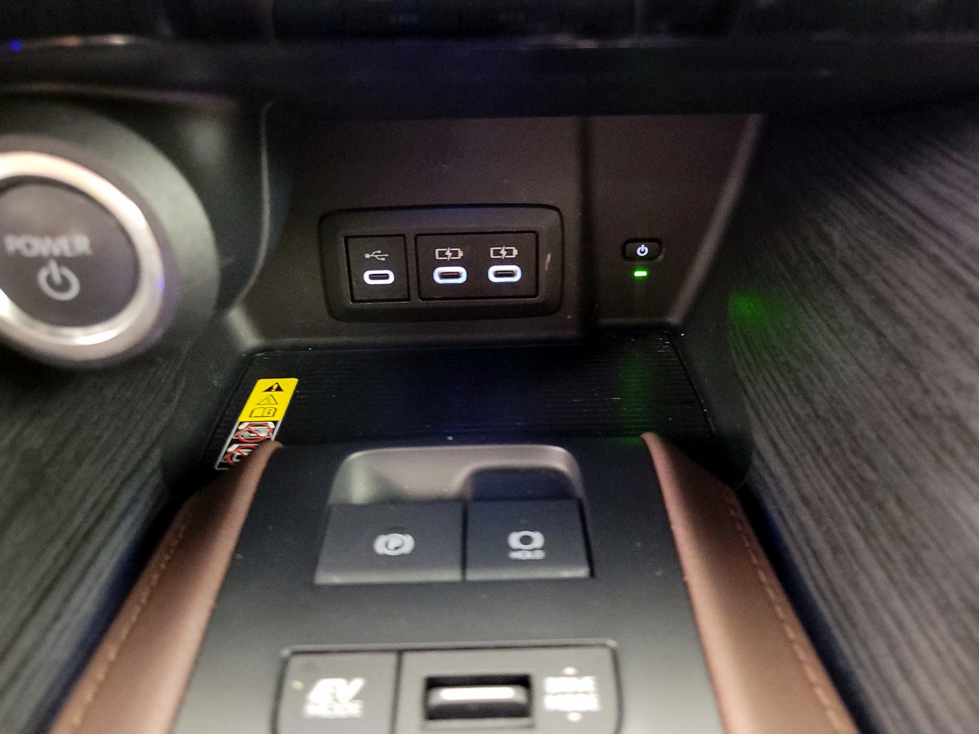 Thumbnail: 2024 Toyota Venza - 18