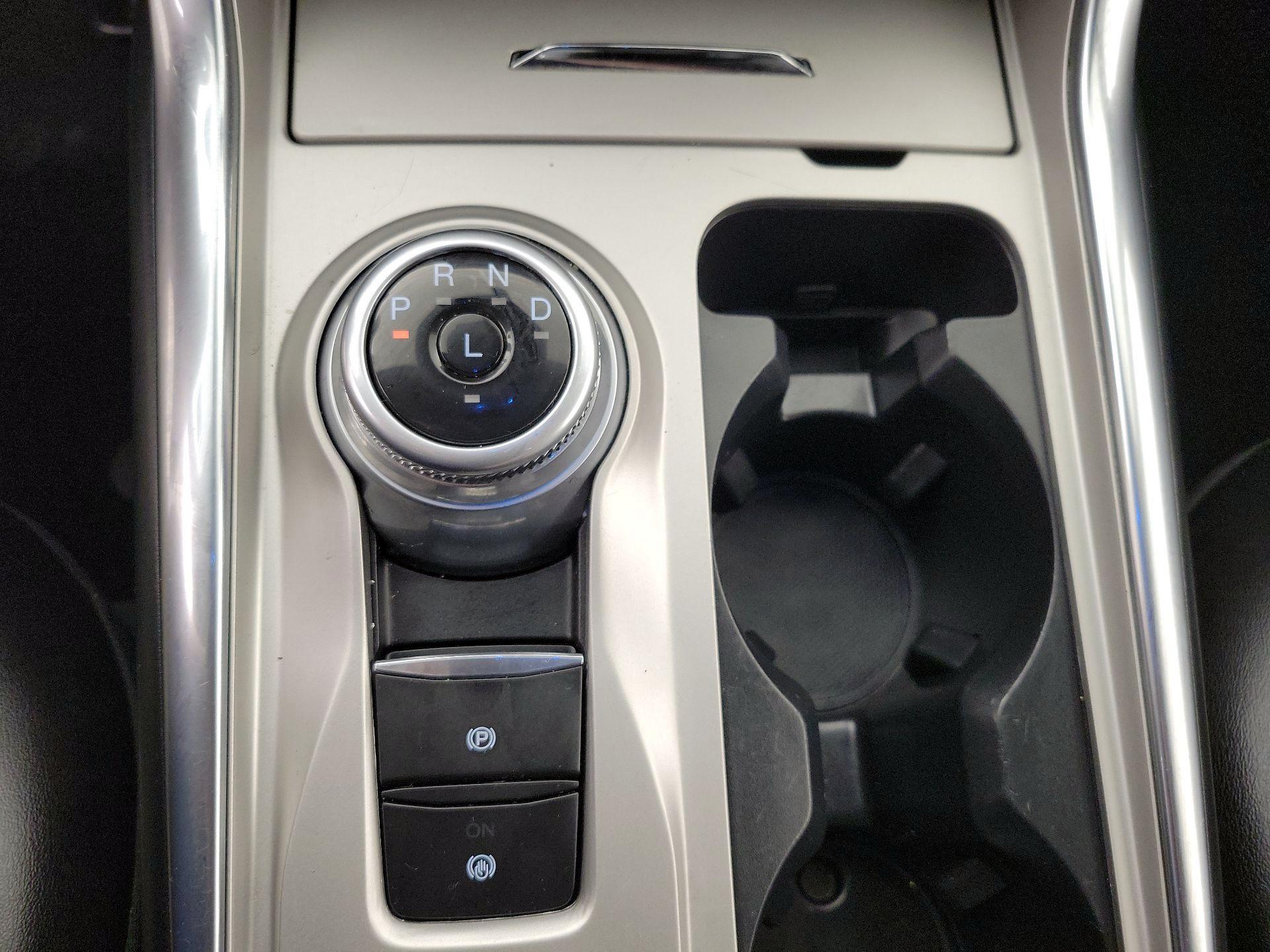 Thumbnail: 2022 Ford Explorer - 18