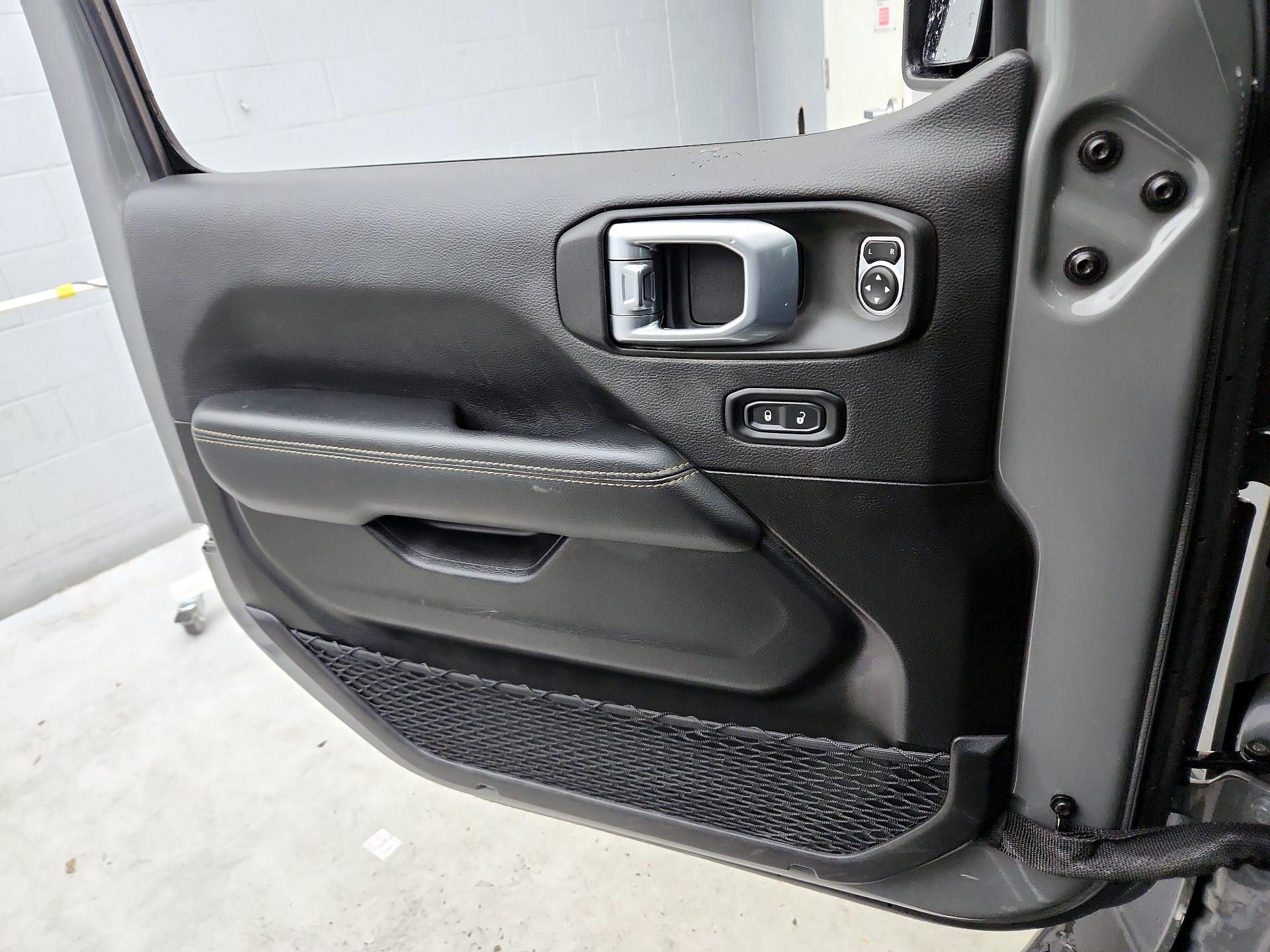 Thumbnail: 2023 Jeep Gladiator - 12