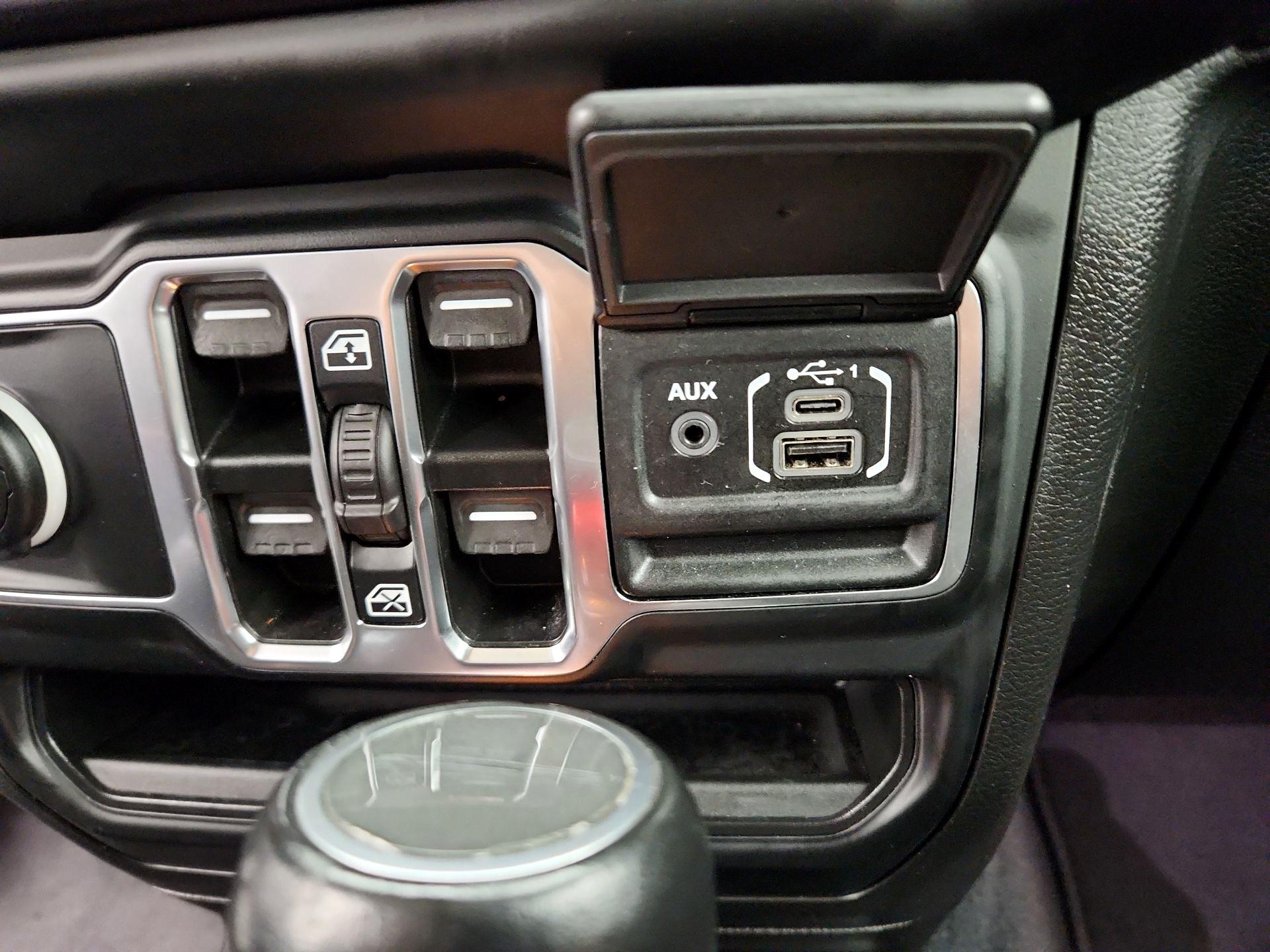 Thumbnail: 2023 Jeep Gladiator - 19