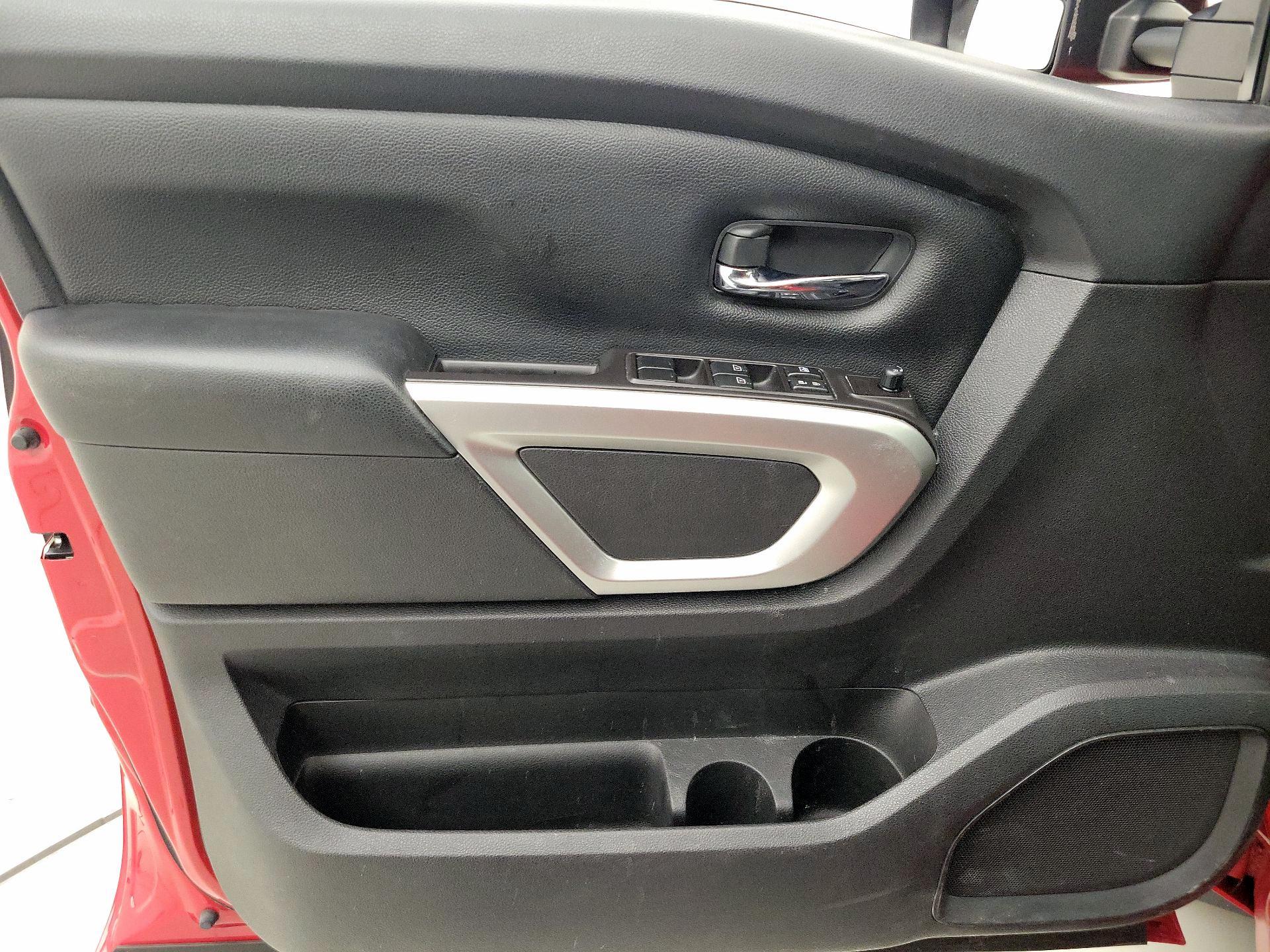 Thumbnail: 2021 Nissan Titan - 12