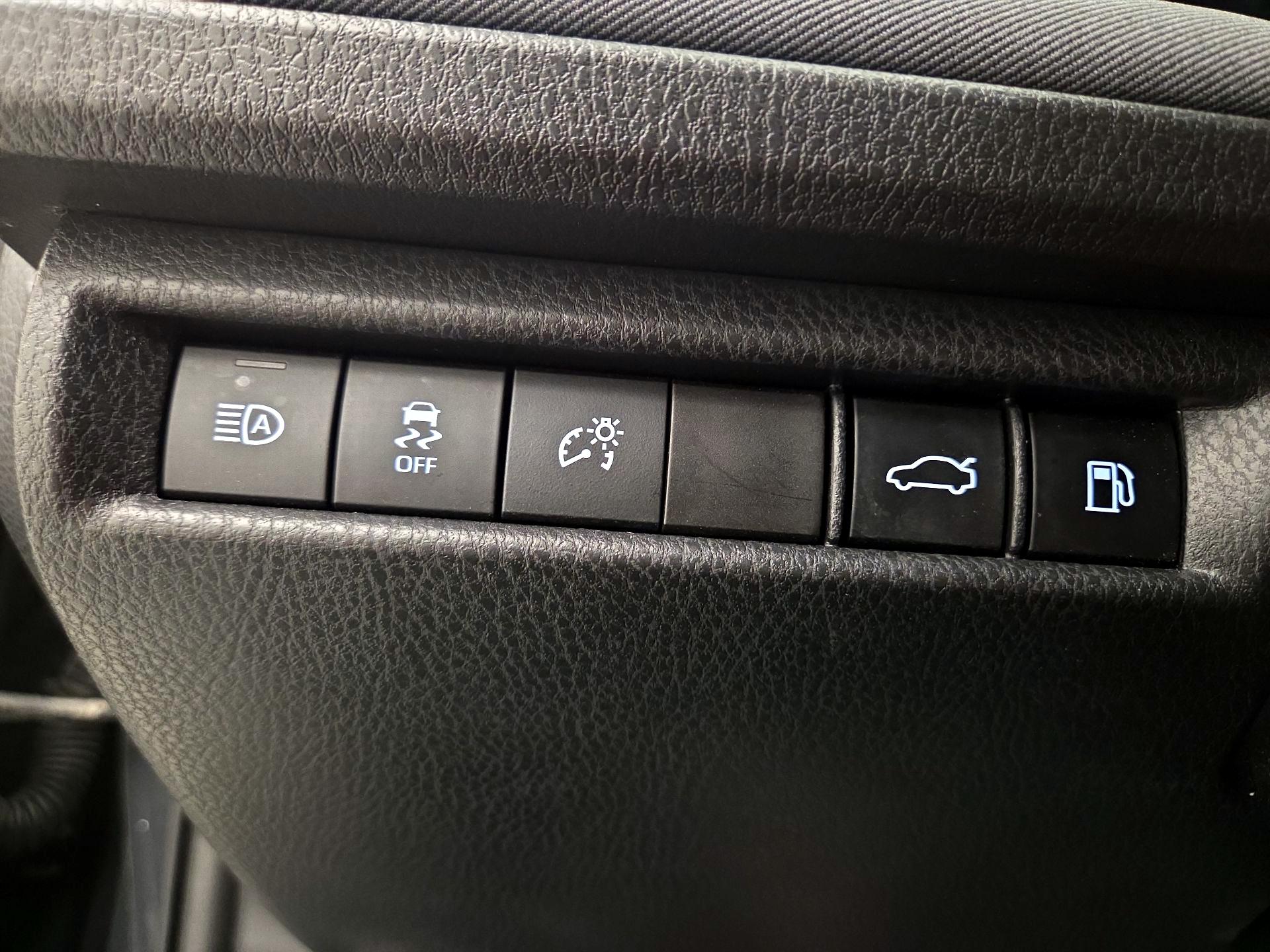 Thumbnail: 2025 Toyota Camry - 13