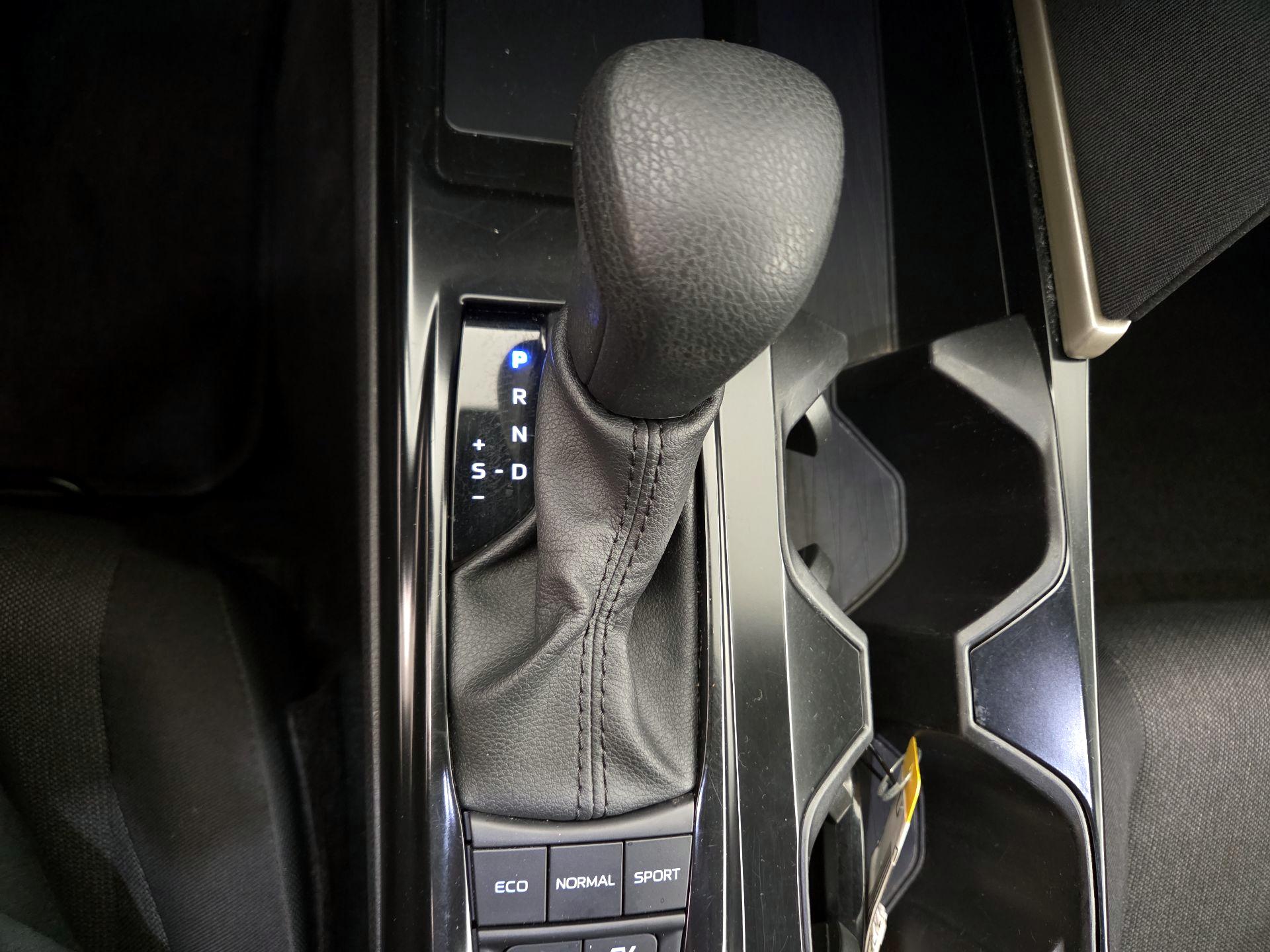 Thumbnail: 2025 Toyota Camry - 17