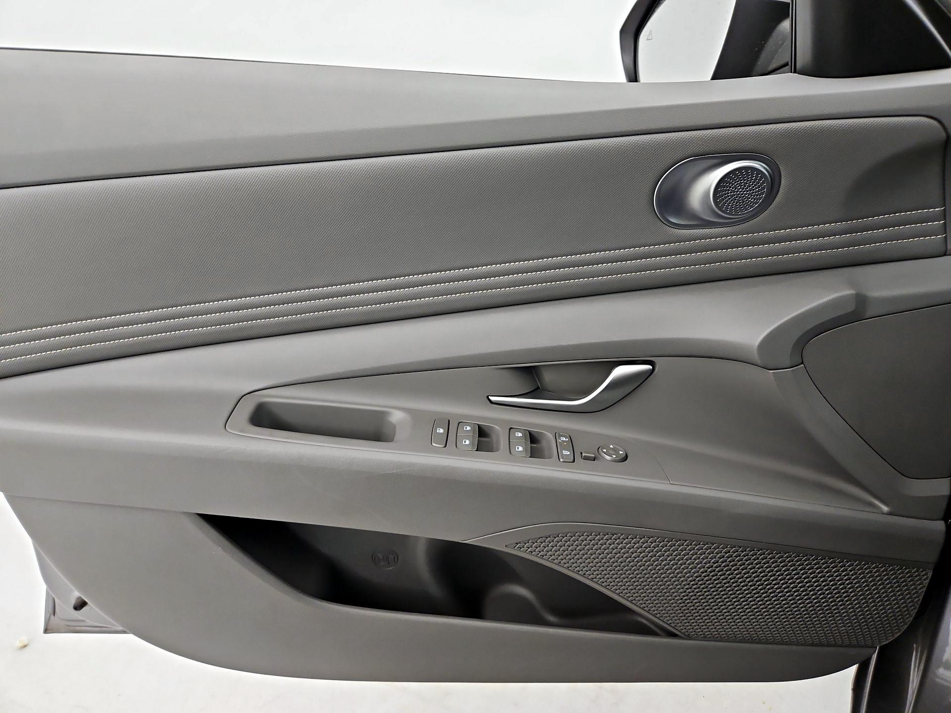 Thumbnail: 2025 Hyundai Elantra - 12