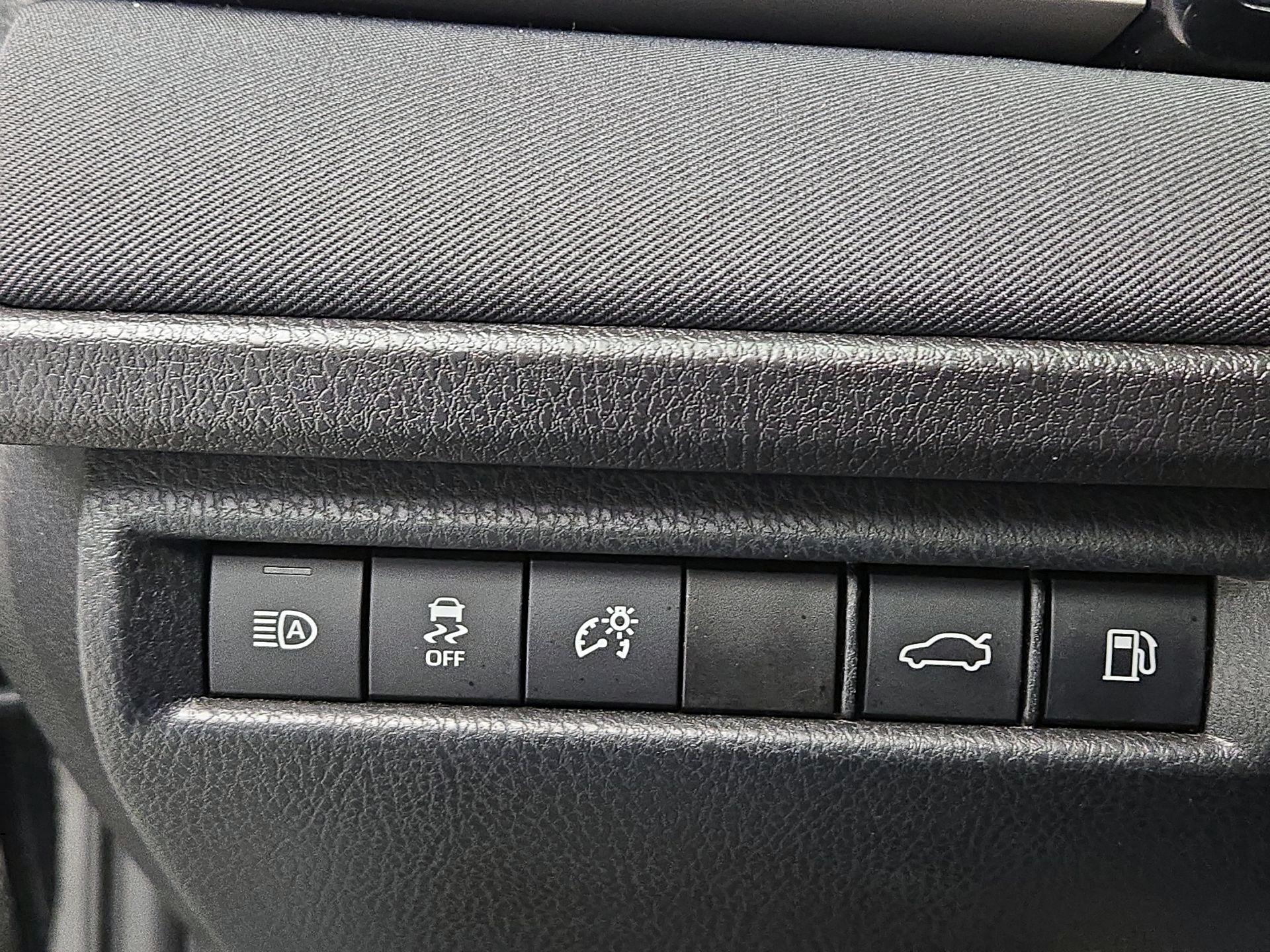 Thumbnail: 2025 Toyota Camry - 13