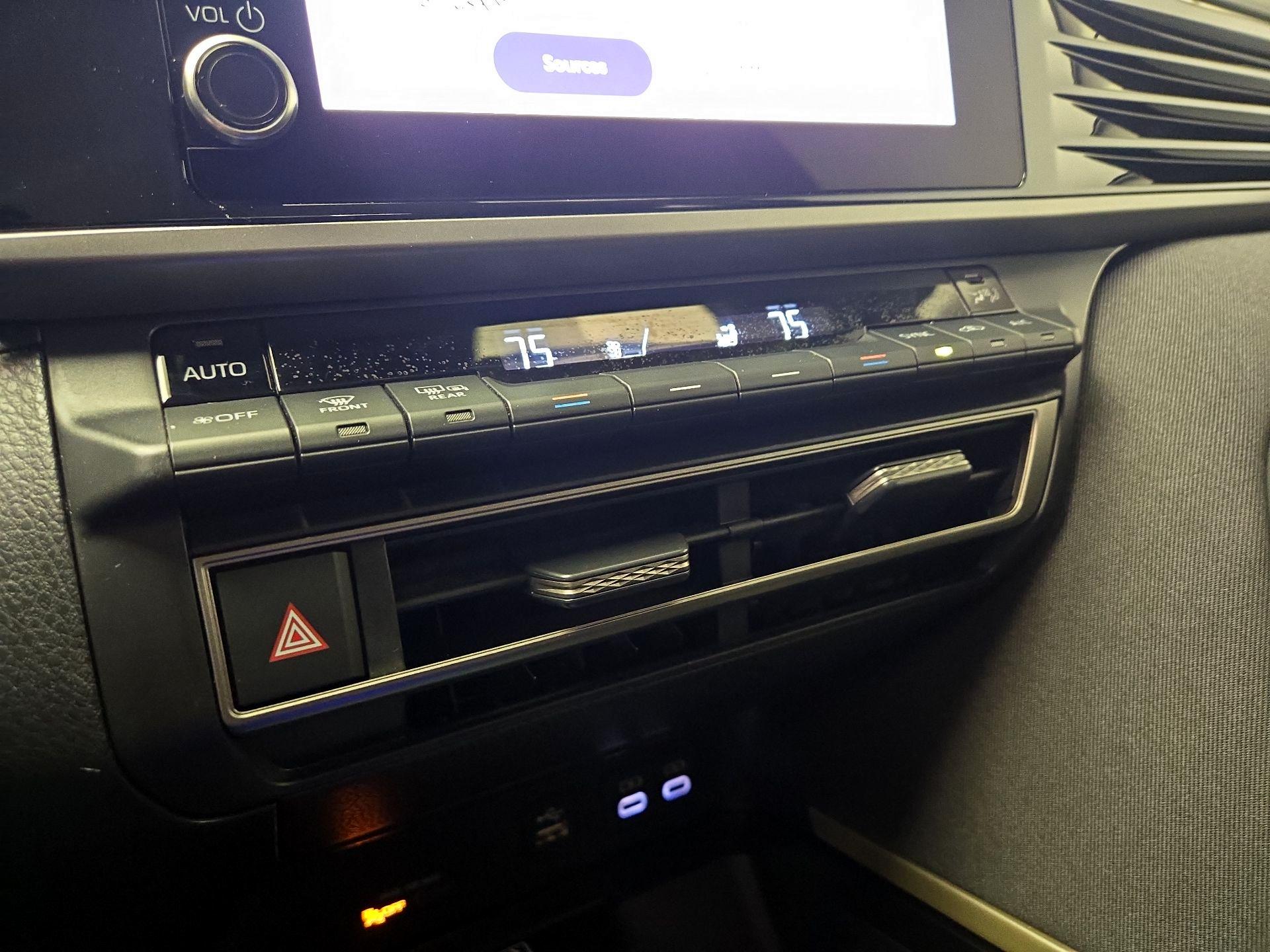 Thumbnail: 2025 Toyota Camry - 16