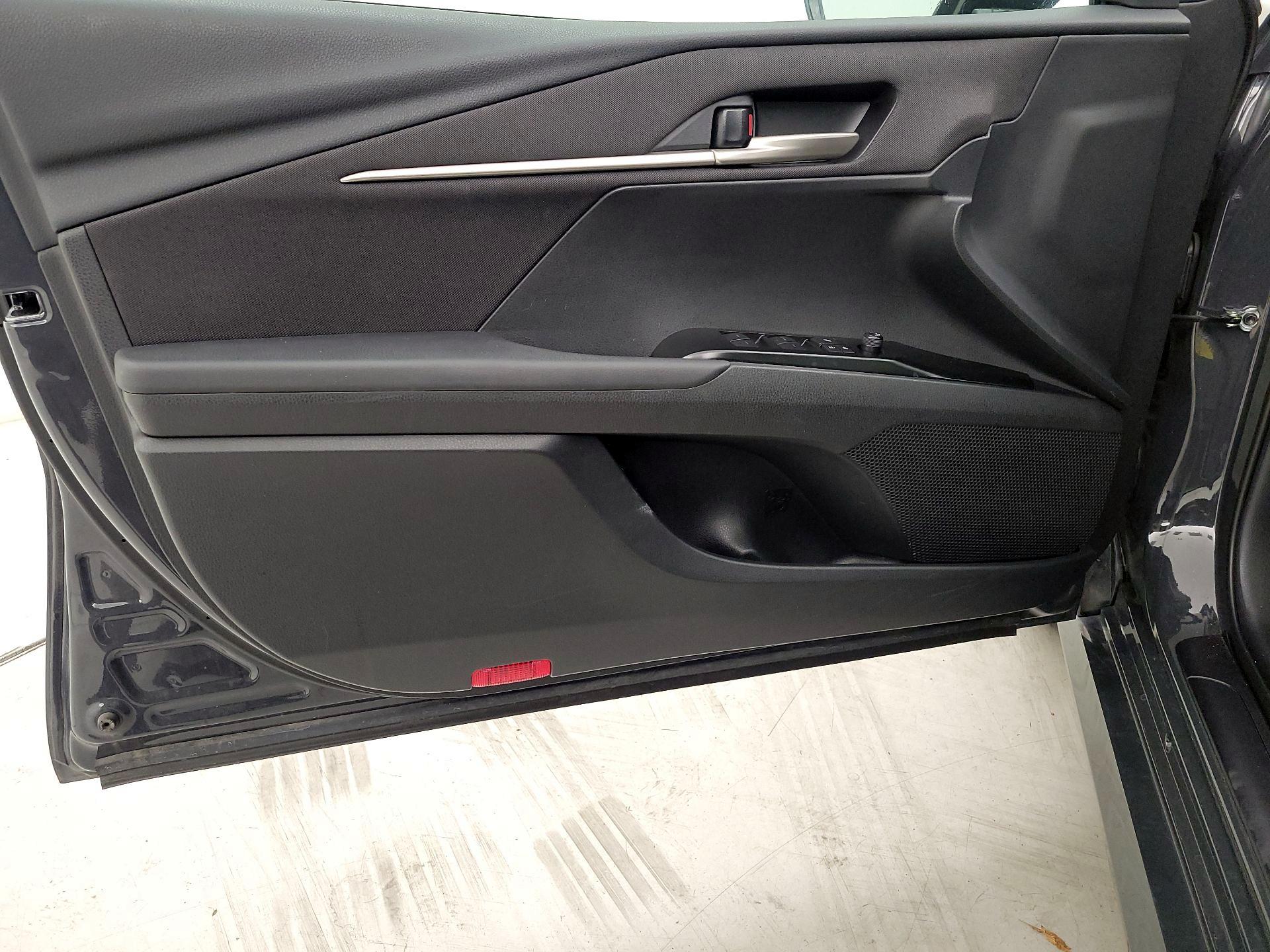 Thumbnail: 2025 Toyota Camry - 10