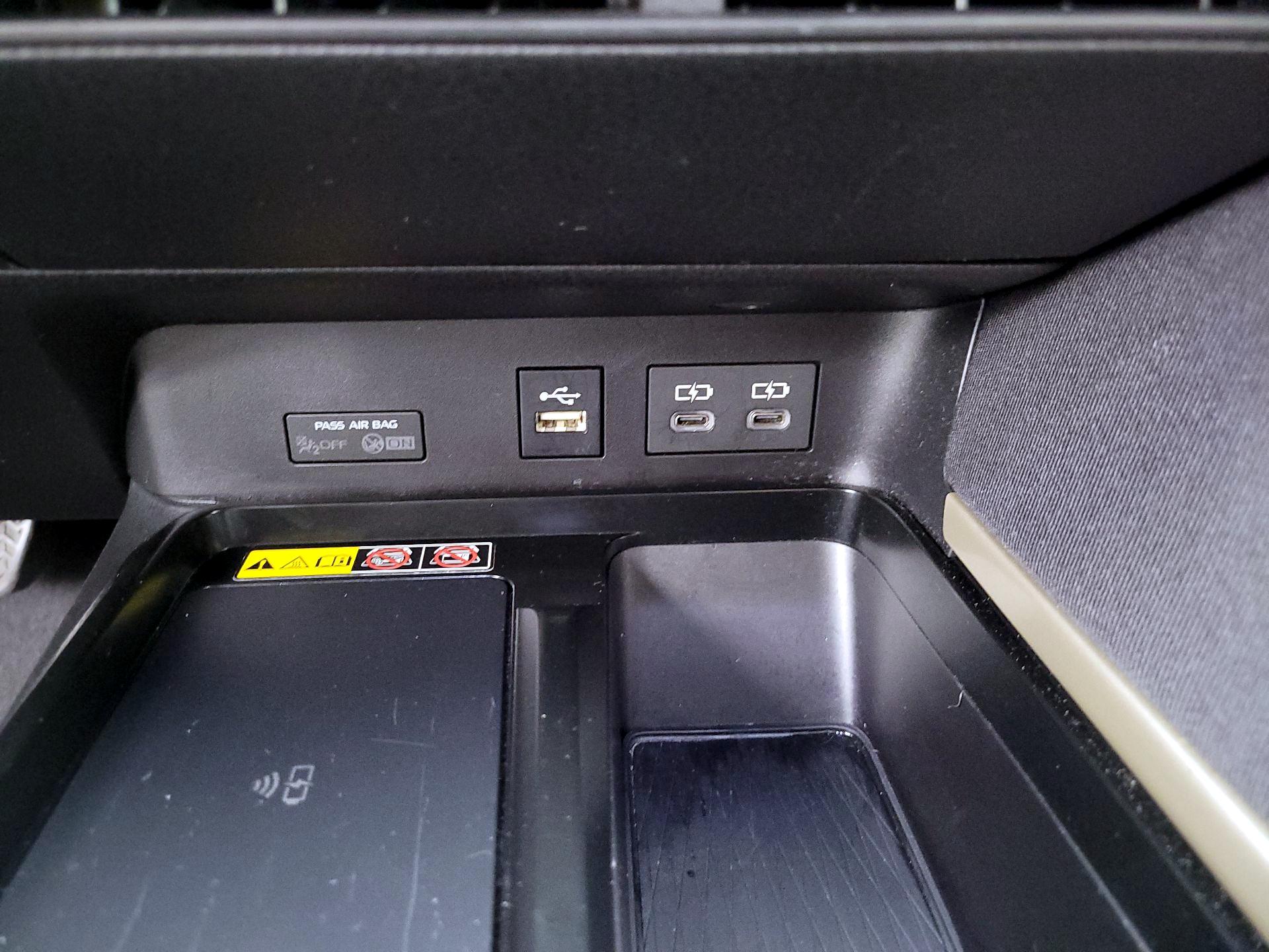 Thumbnail: 2025 Toyota Camry - 16