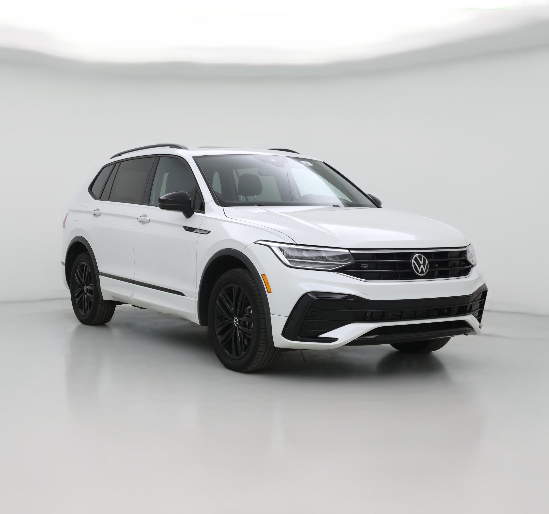 Thumbnail: 2022 Volkswagen Tiguan - 1