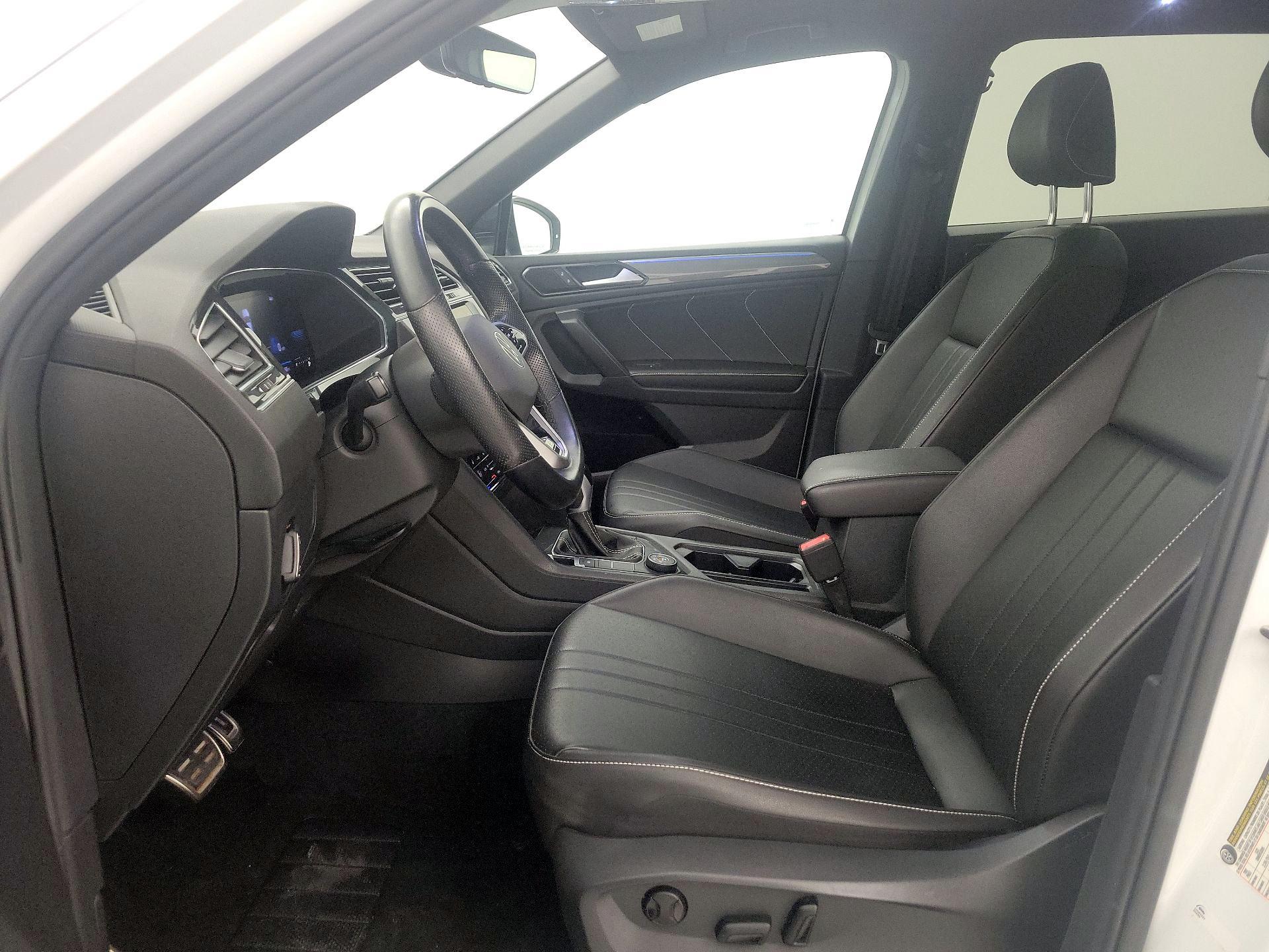 Thumbnail: 2022 Volkswagen Tiguan - 11