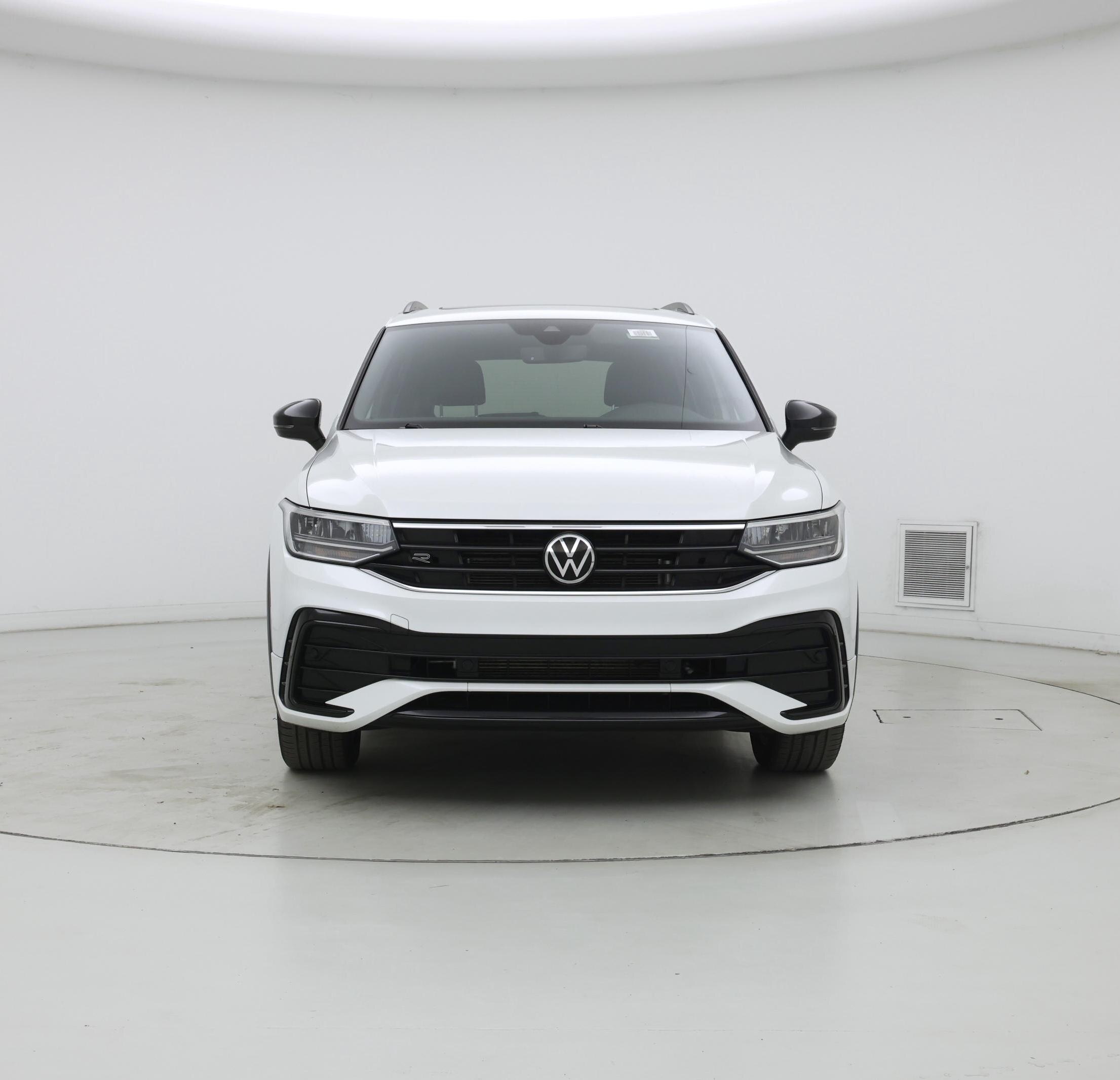 Thumbnail: 2022 Volkswagen Tiguan - 5