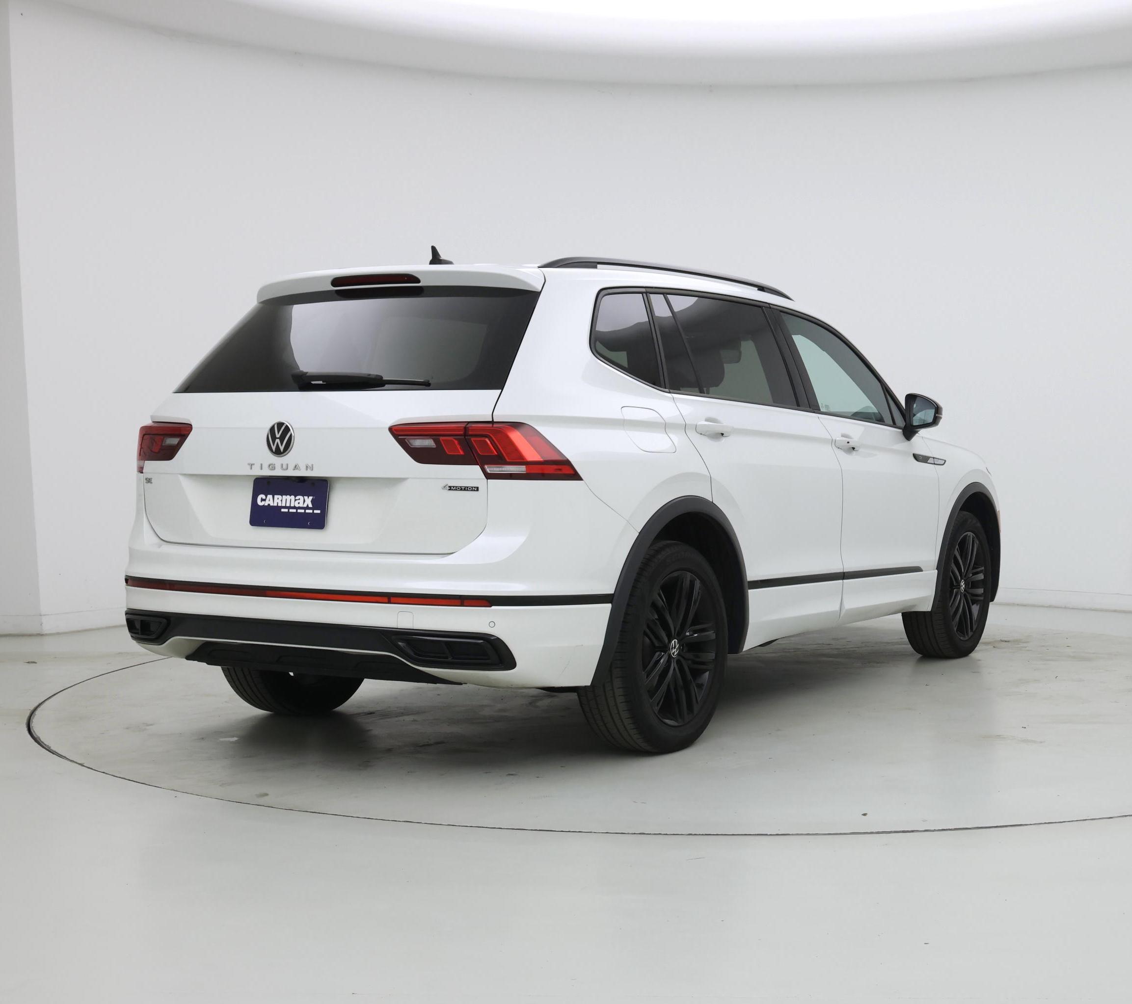 Thumbnail: 2022 Volkswagen Tiguan - 8