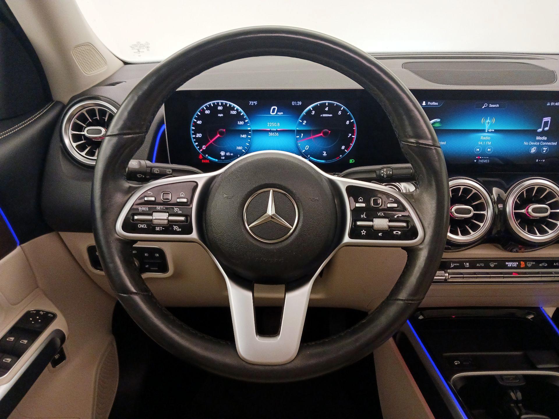 Thumbnail: 2020 Mercedes-Benz GLB - 10