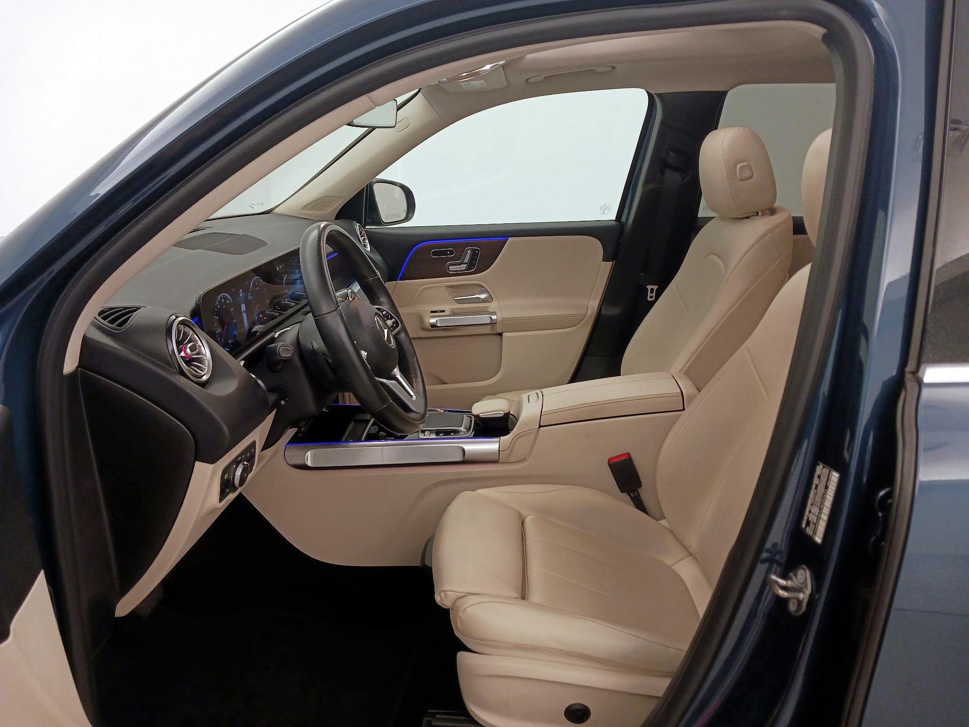 Thumbnail: 2020 Mercedes-Benz GLB - 11