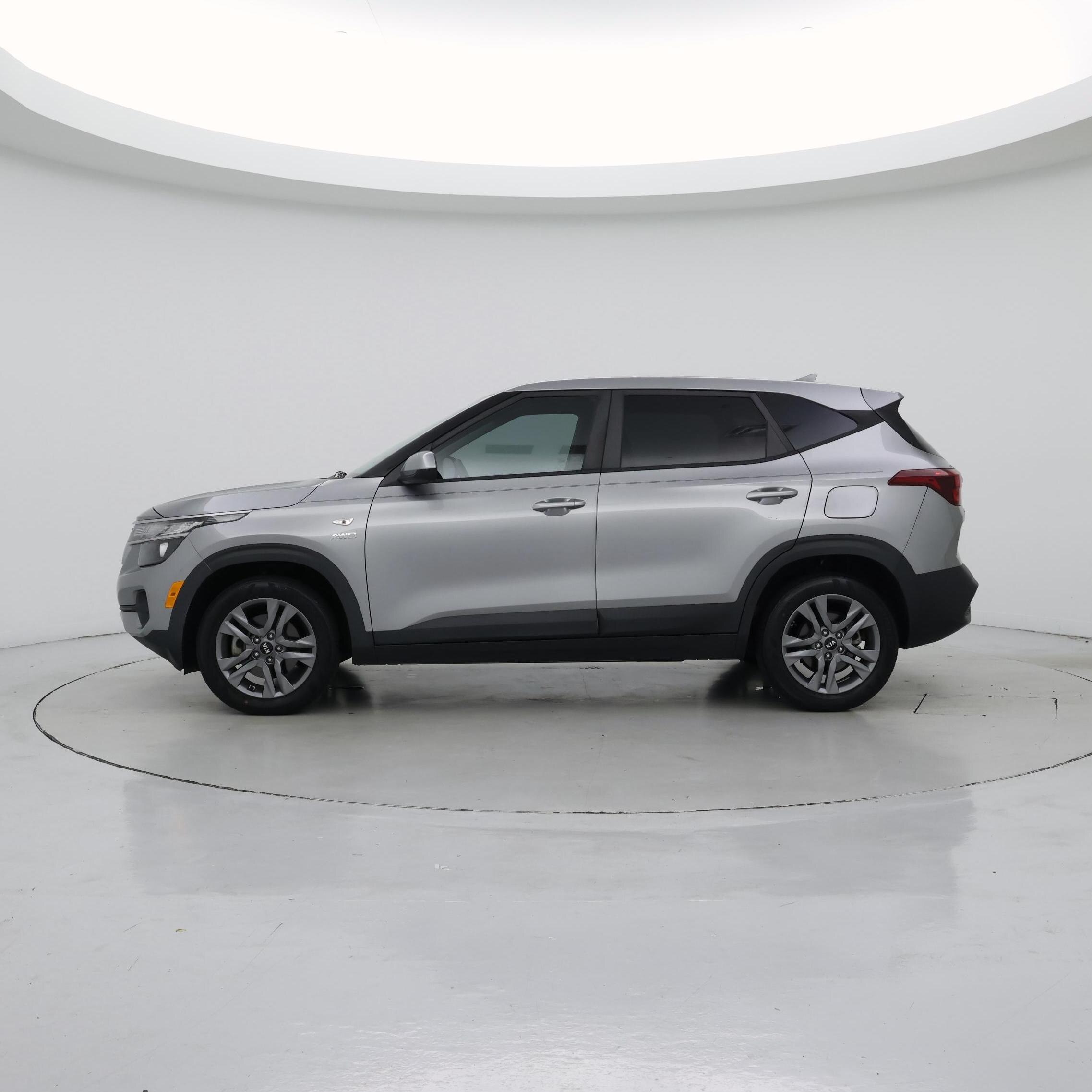 Thumbnail: 2021 Kia Seltos - 3