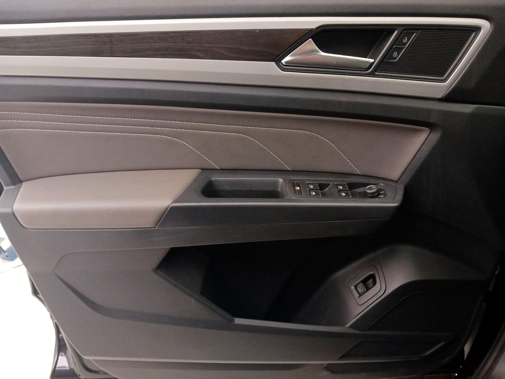 Thumbnail: 2021 Volkswagen Atlas - 12