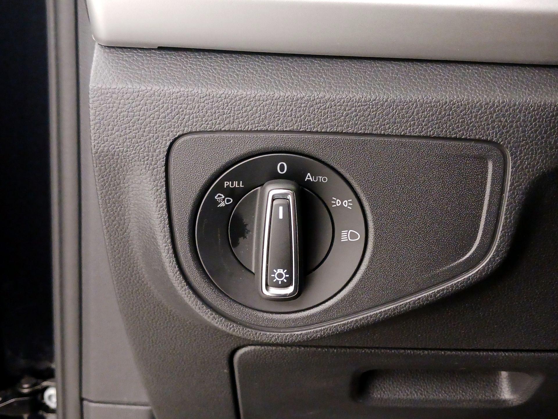 Thumbnail: 2021 Volkswagen Atlas - 13