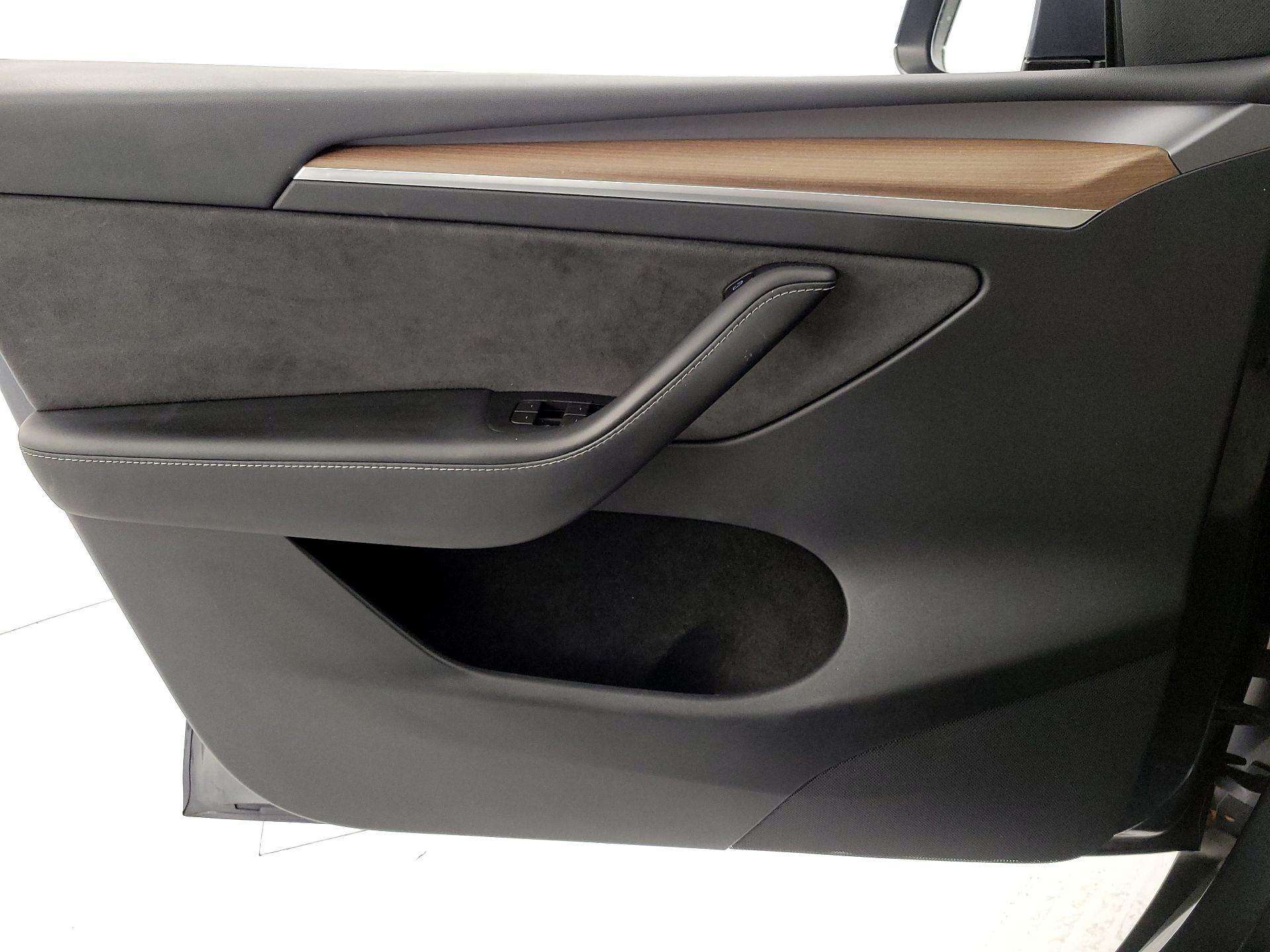 Thumbnail: 2022 Tesla Model Y - 12