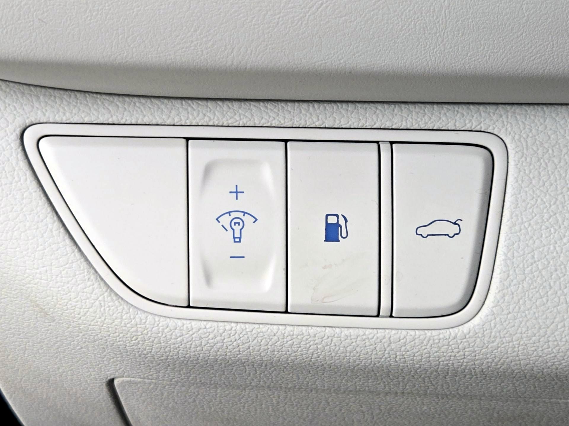 Thumbnail: 2025 Genesis G70 - 13