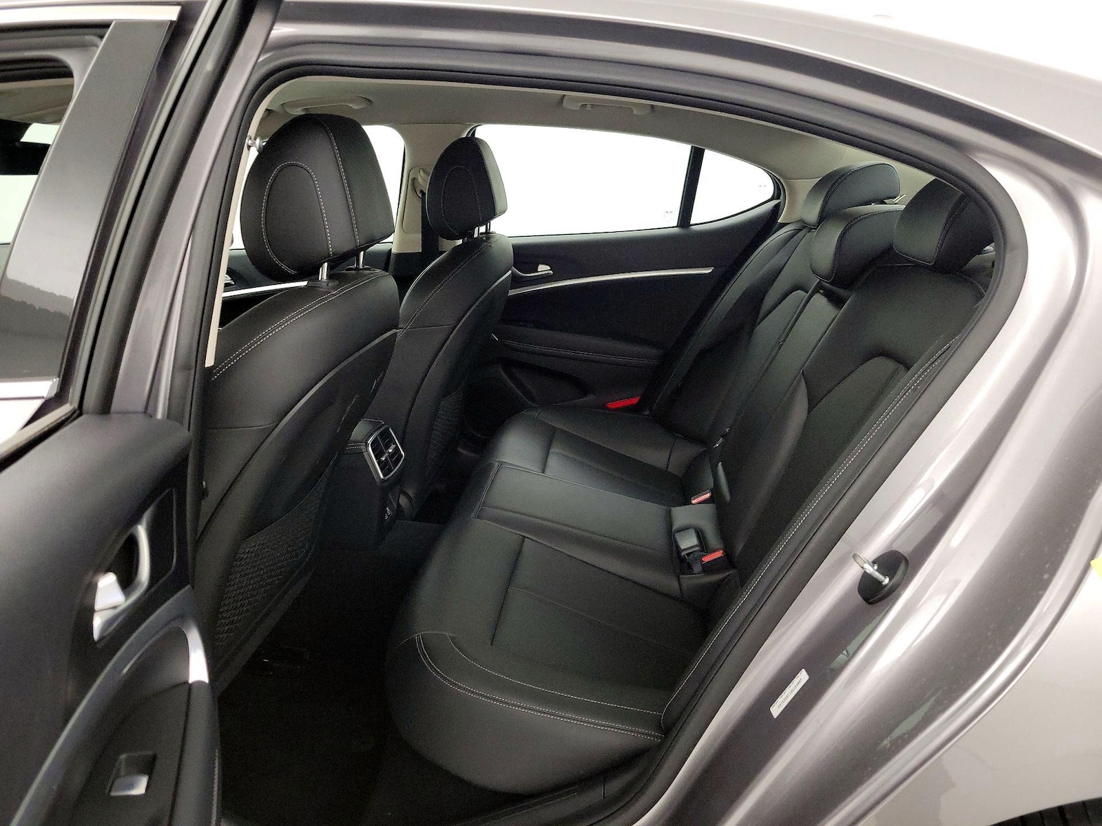 2025 GENESIS G70 Standard - Photo 19