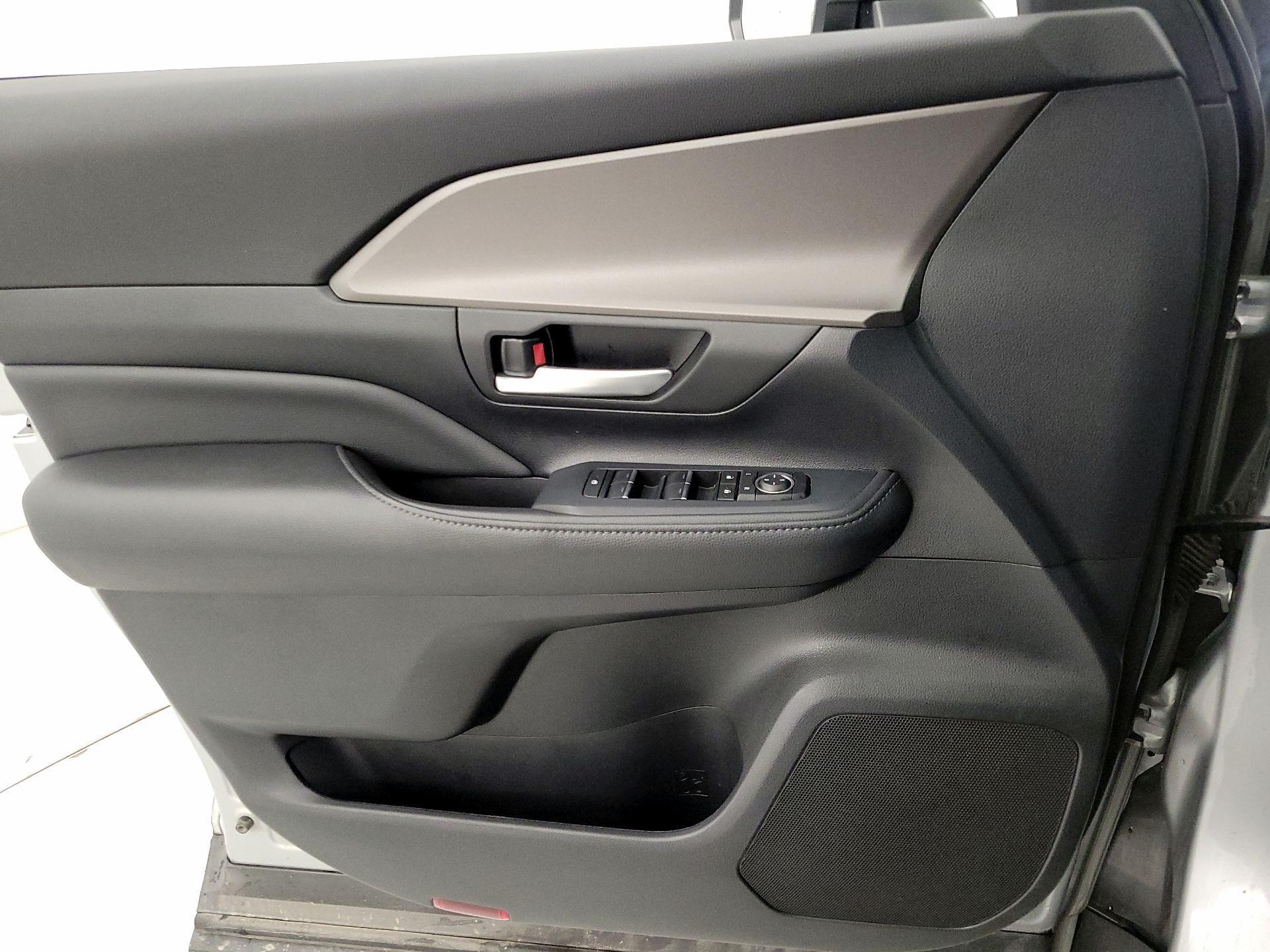 Thumbnail: 2024 Toyota Grand Highlander - 12