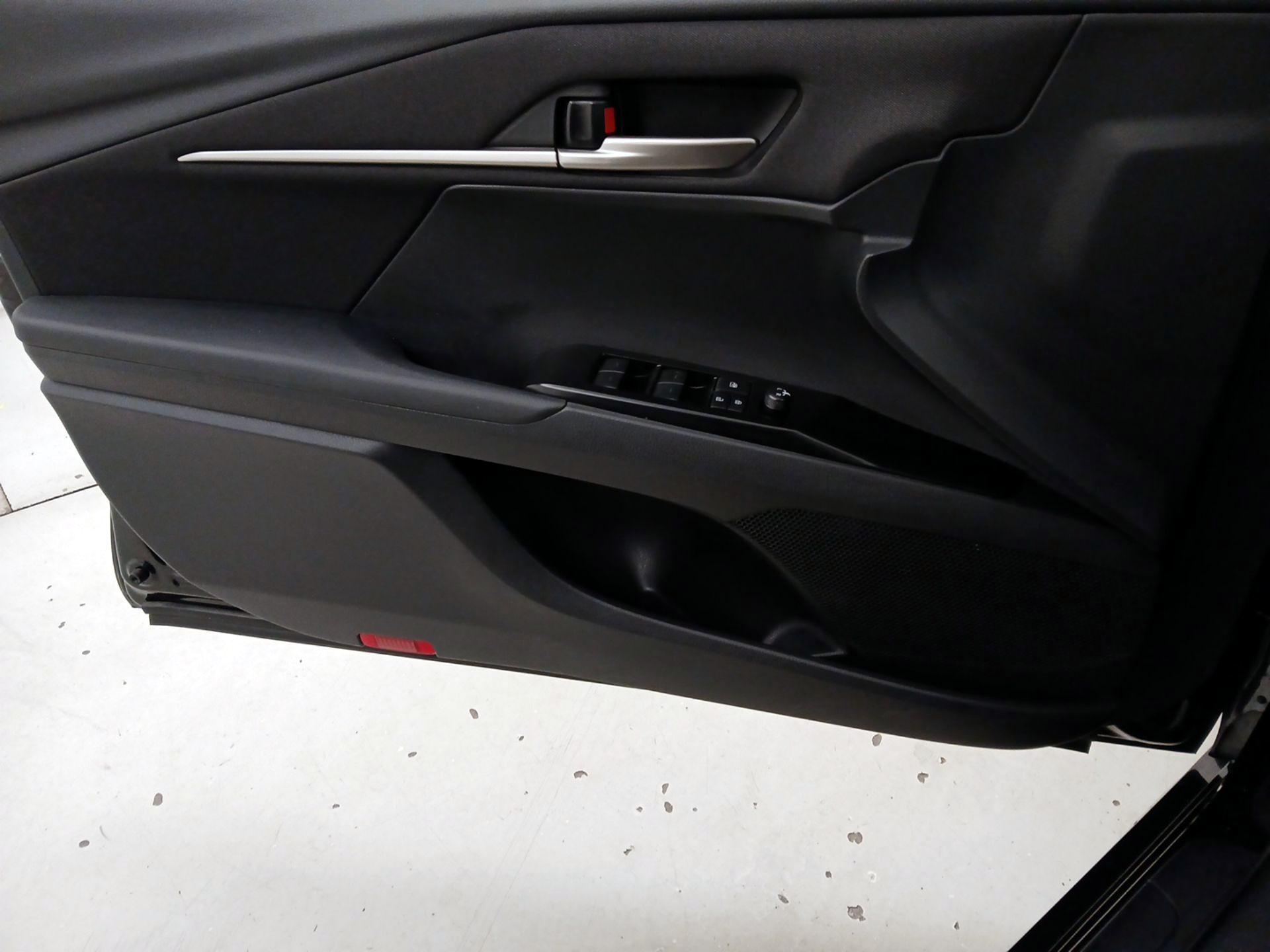 Thumbnail: 2025 Toyota Camry - 12