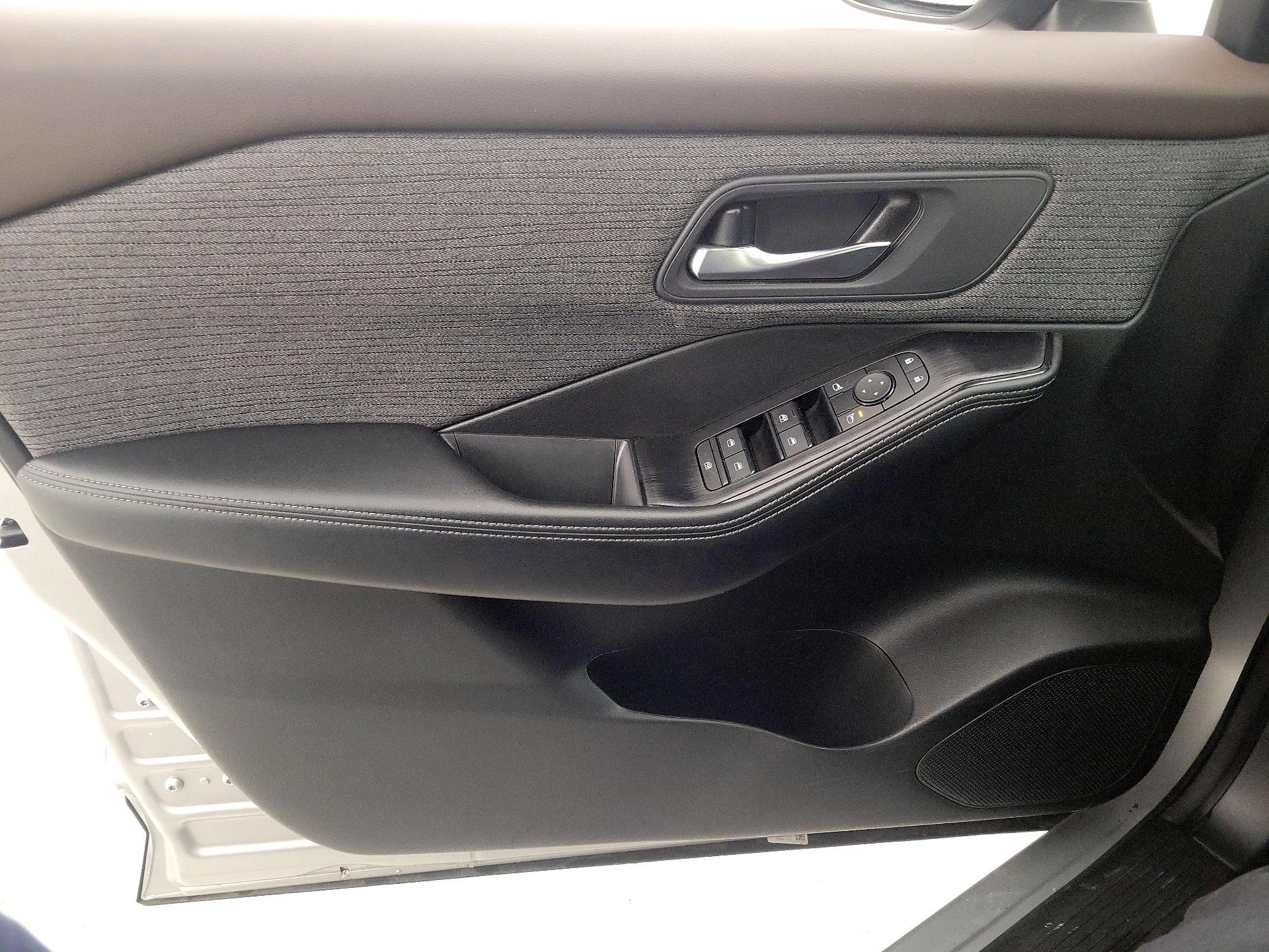 Thumbnail: 2023 Nissan Rogue - 12