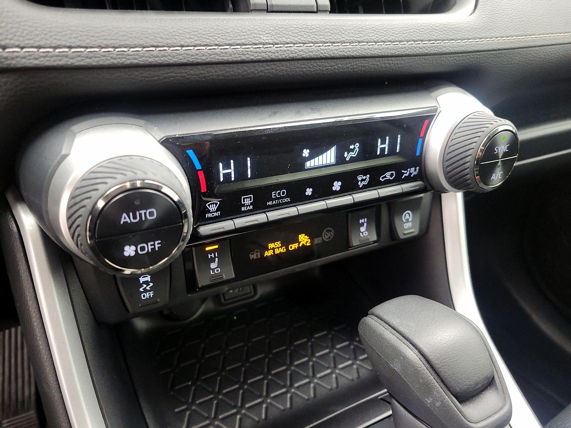 Thumbnail: 2025 Toyota RAV4 - 16