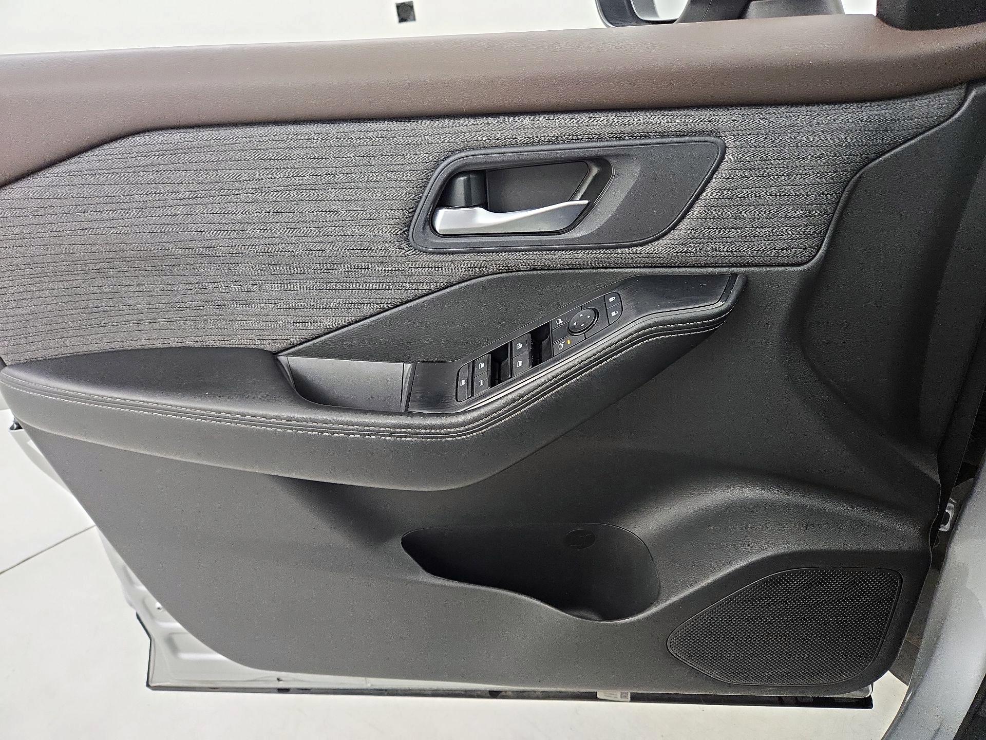 Thumbnail: 2023 Nissan Rogue - 12