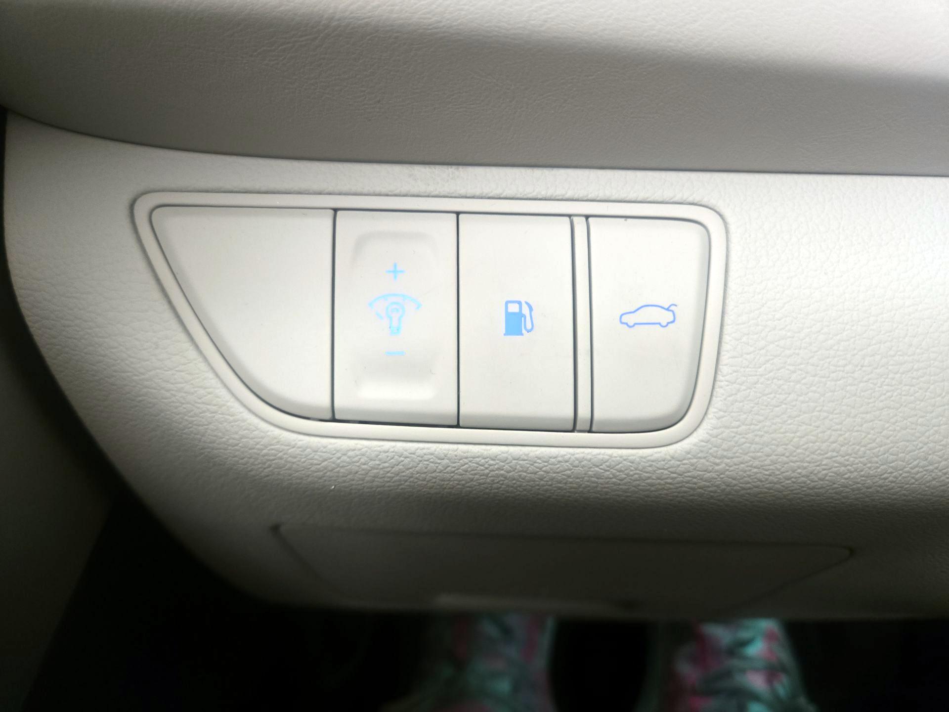 Thumbnail: 2025 Genesis G70 - 13