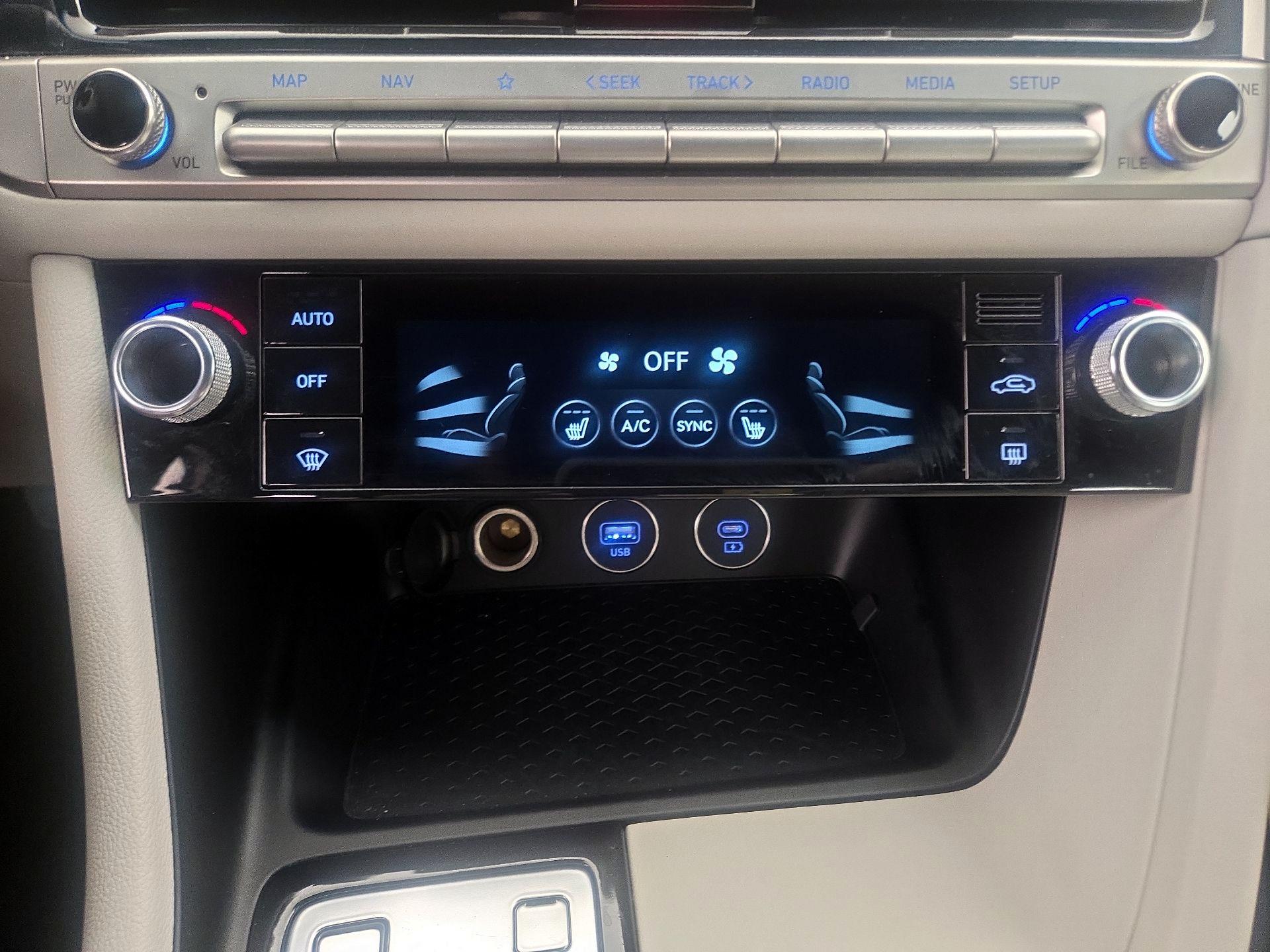 Thumbnail: 2025 Genesis G70 - 17