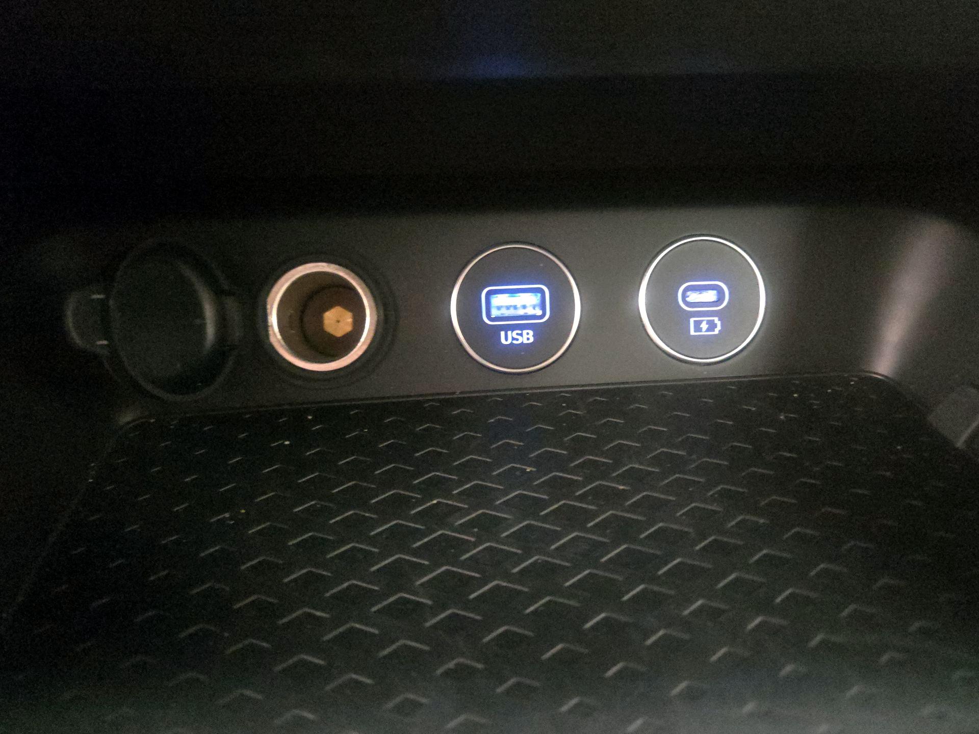 Thumbnail: 2025 Genesis G70 - 19