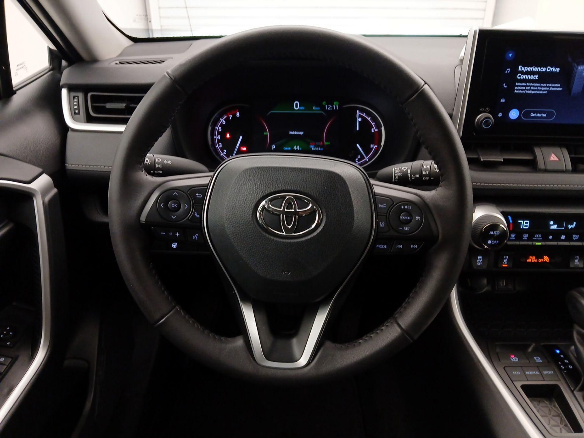 Thumbnail: 2025 Toyota RAV4 - 10