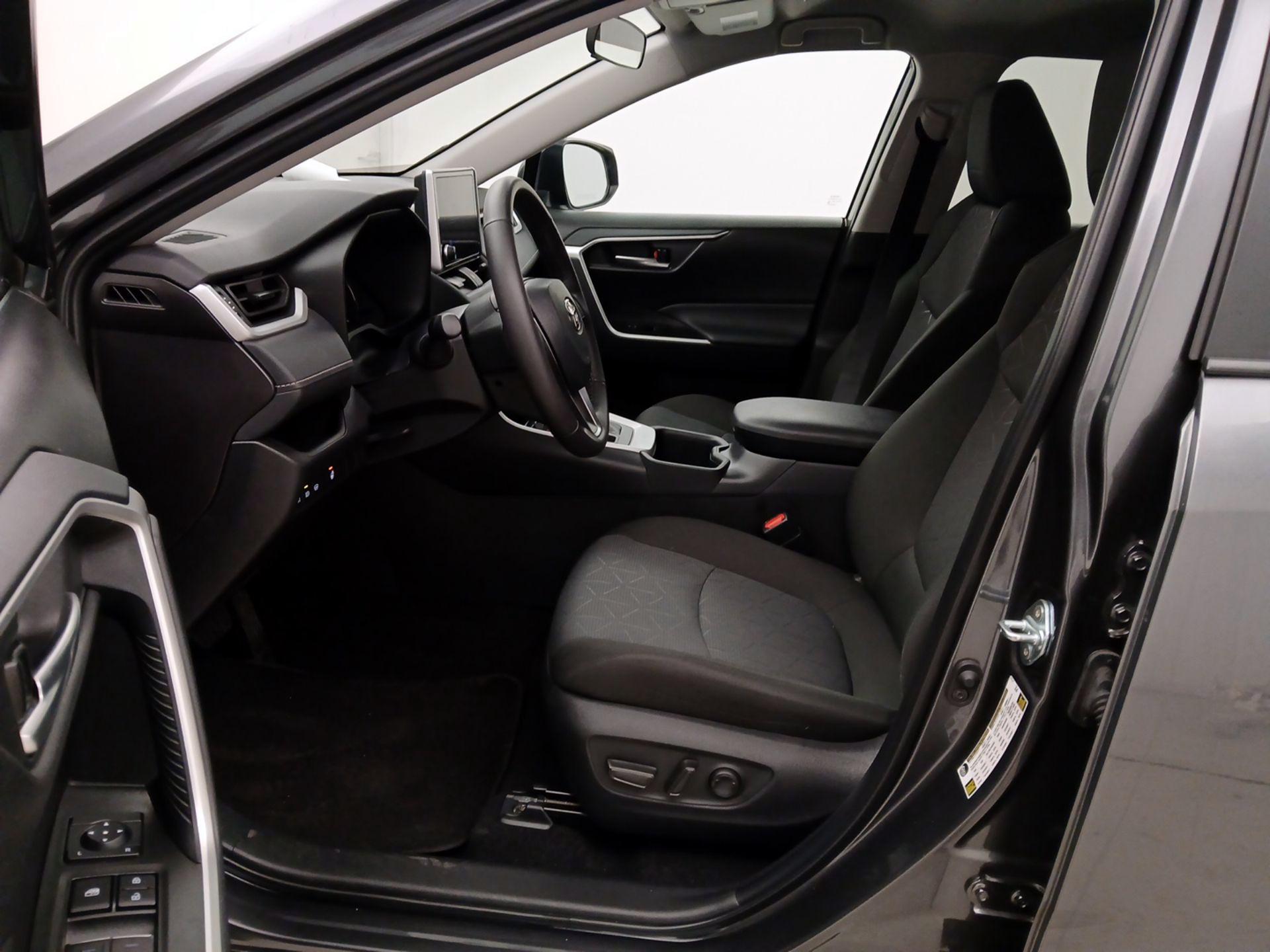 Thumbnail: 2025 Toyota RAV4 - 11