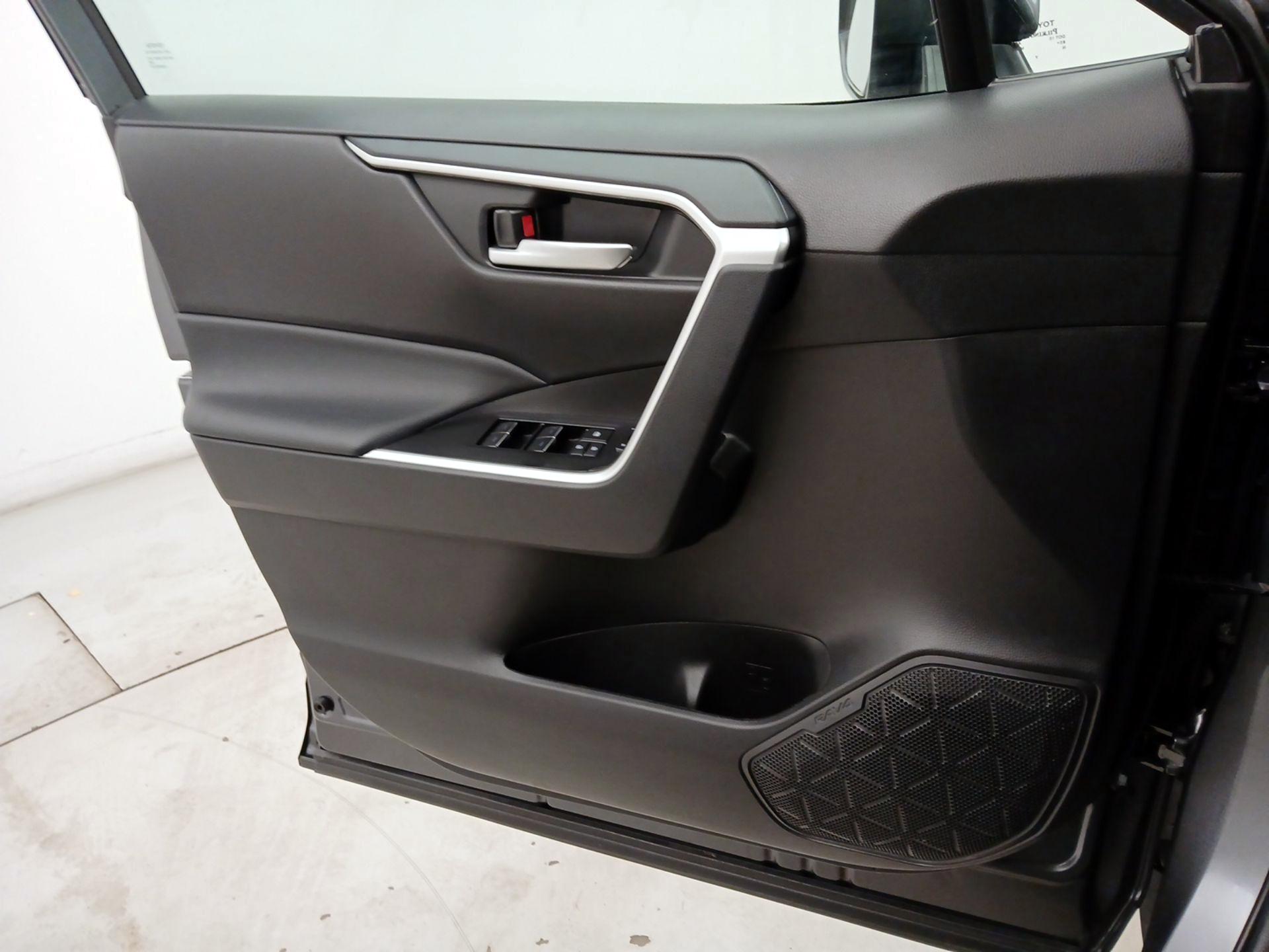 Thumbnail: 2025 Toyota RAV4 - 12