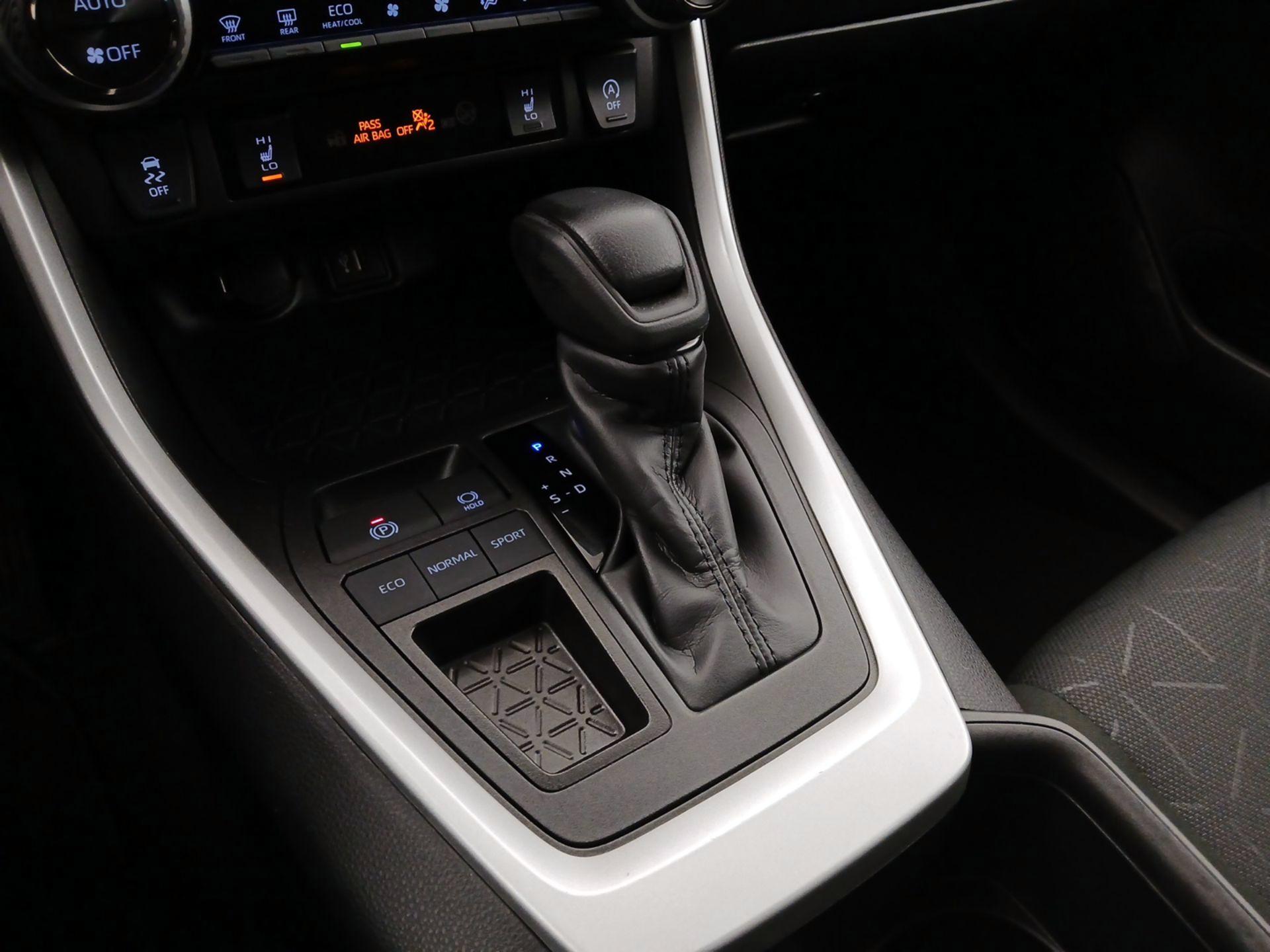 Thumbnail: 2025 Toyota RAV4 - 17