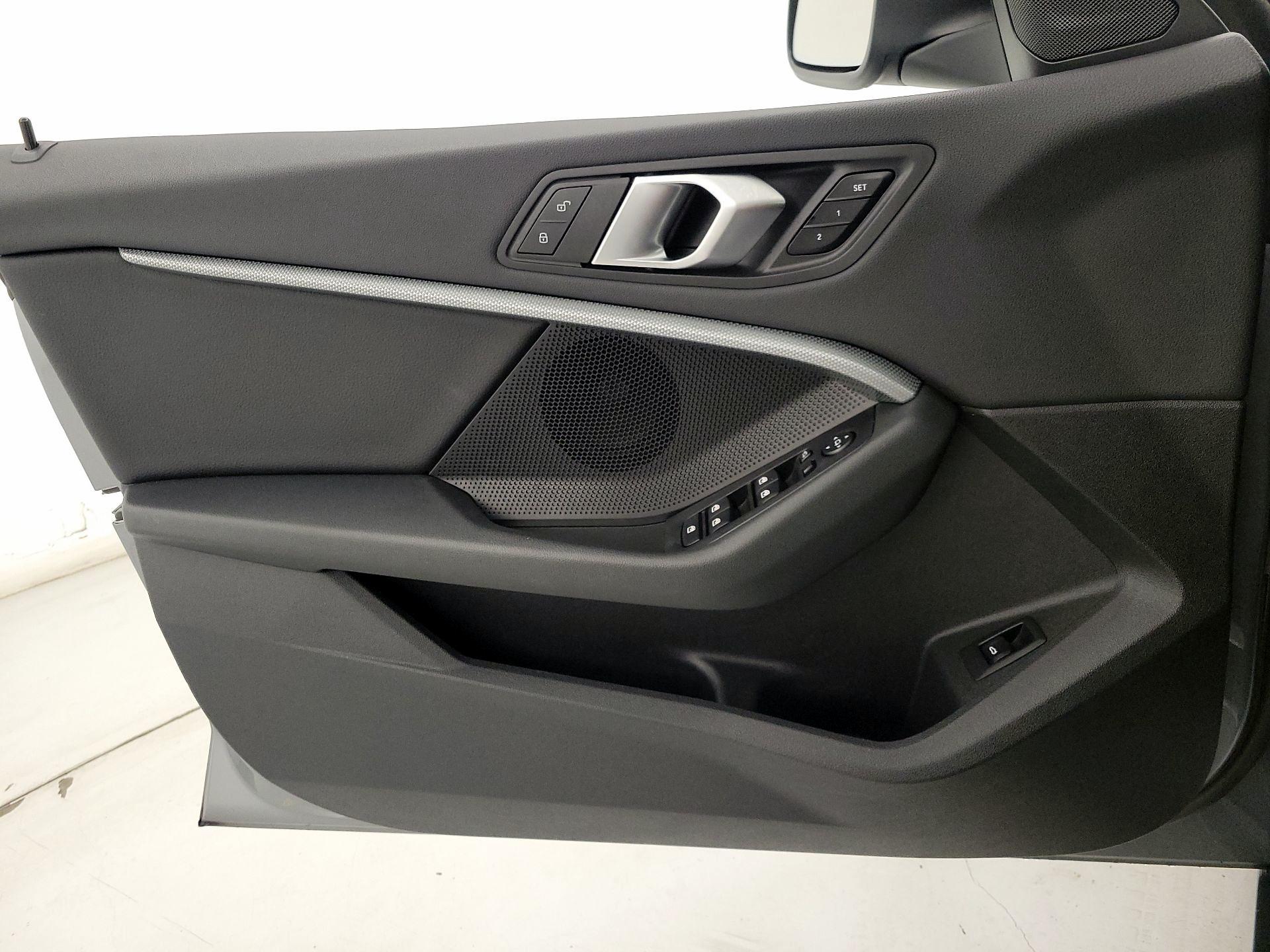 Thumbnail: 2024 BMW 2 Series - 12