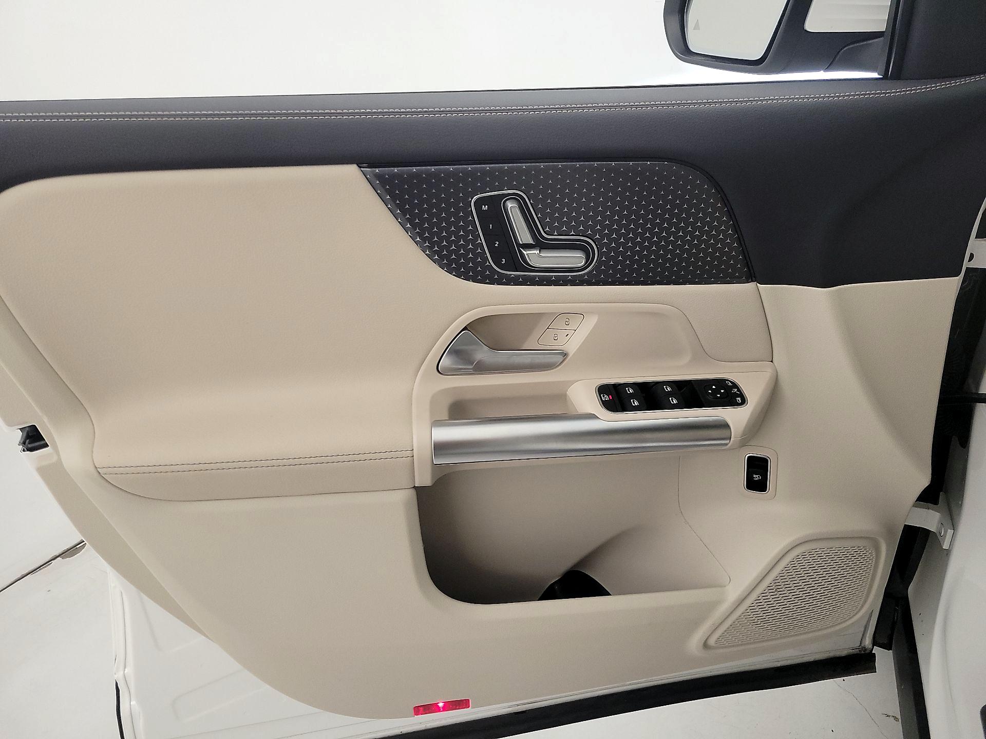 Thumbnail: 2025 Mercedes-Benz GLA - 12