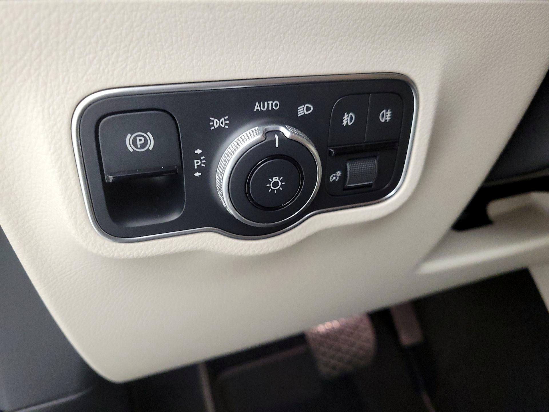 Thumbnail: 2025 Mercedes-Benz GLA - 13