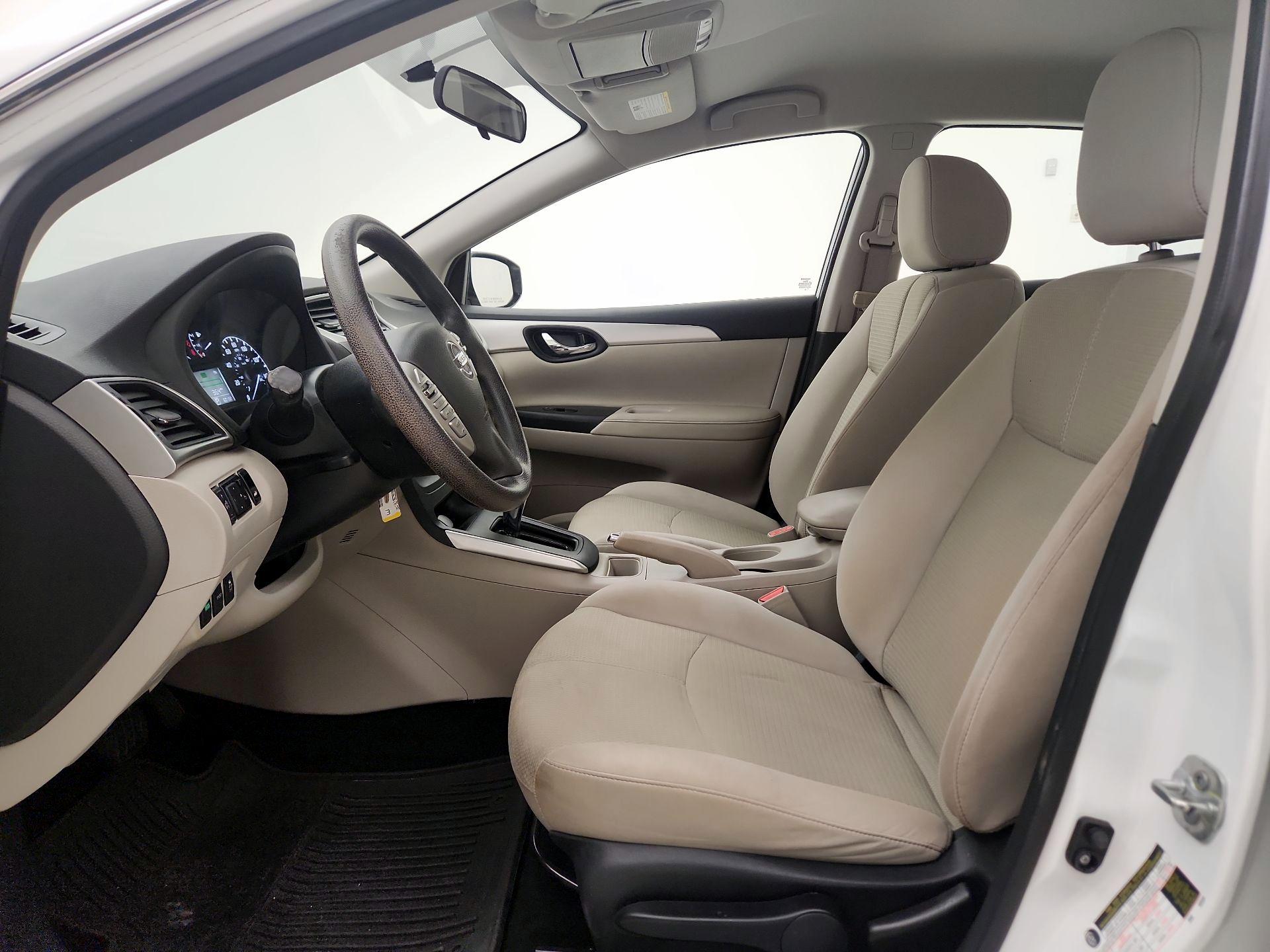 Thumbnail: 2016 Nissan Sentra - 11