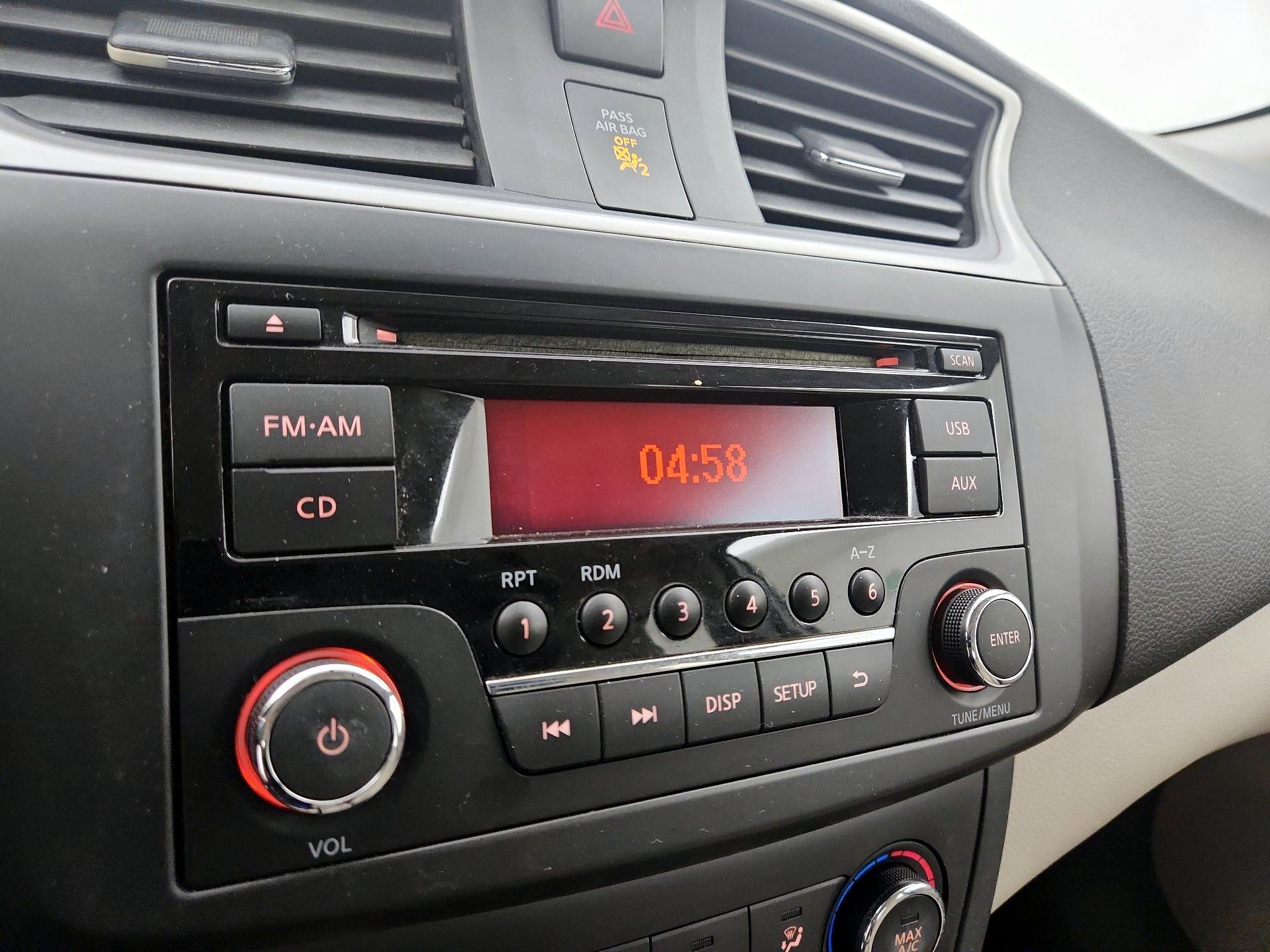 Thumbnail: 2016 Nissan Sentra - 14