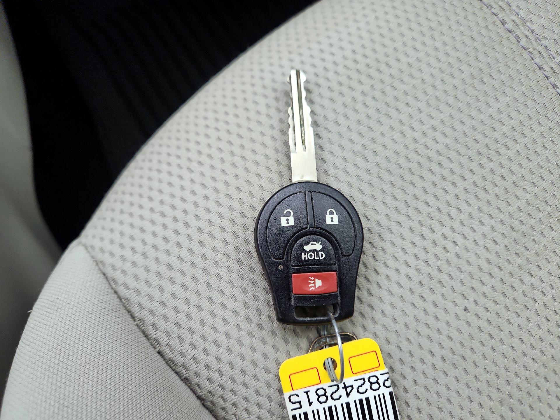 Thumbnail: 2016 Nissan Sentra - 20