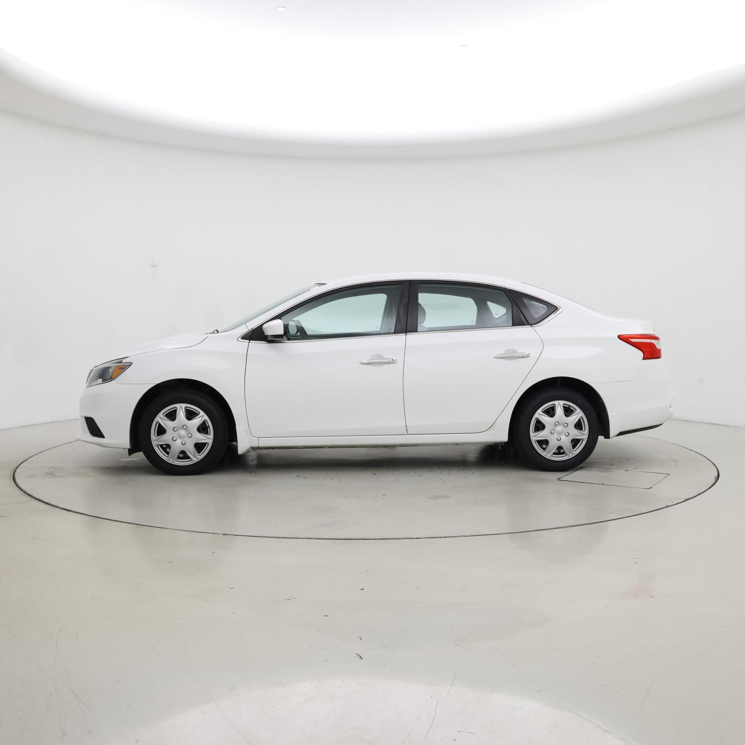 Thumbnail: 2016 Nissan Sentra - 3