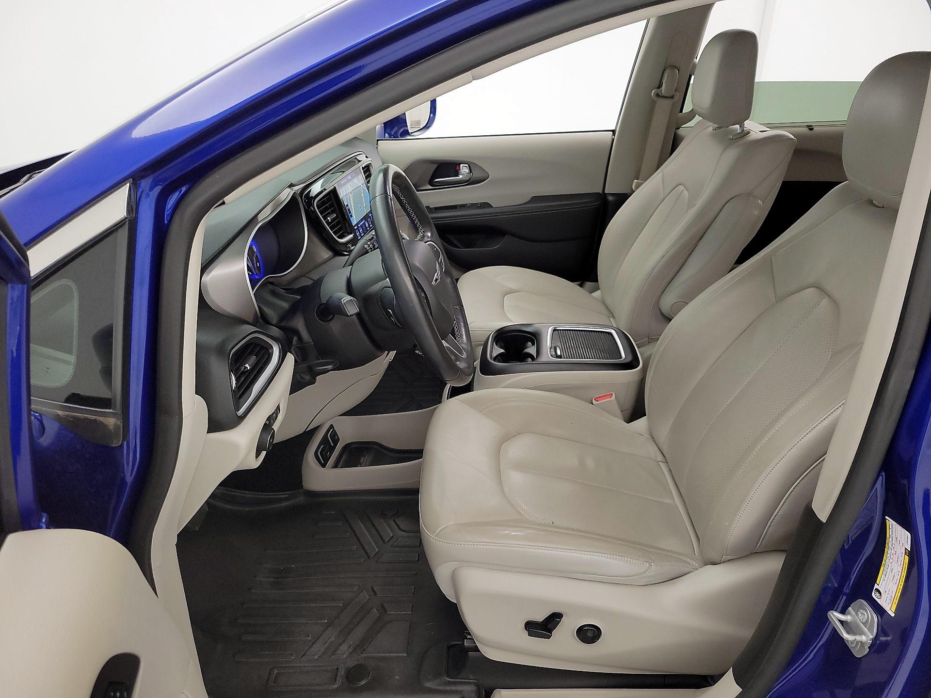 Thumbnail: 2020 Chrysler Pacifica - 11