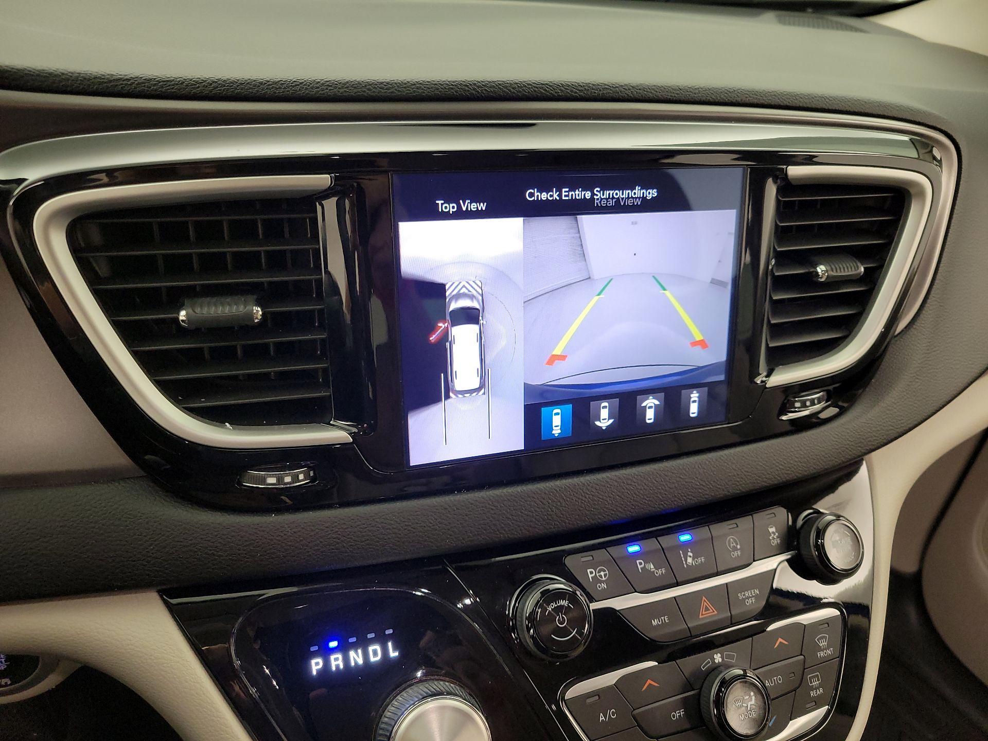 Thumbnail: 2020 Chrysler Pacifica - 15